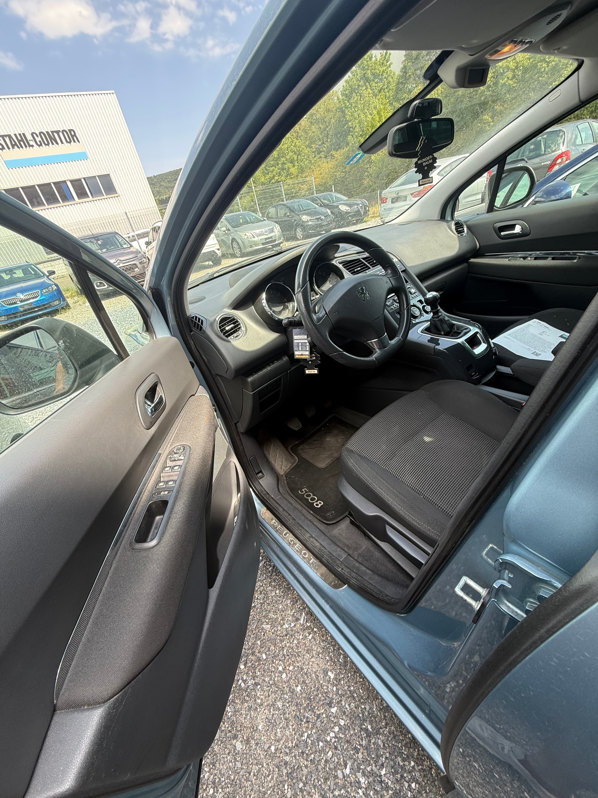 PEUGEOT 5008 1.6 16V T Sport Pack 7 Plätze-image-4