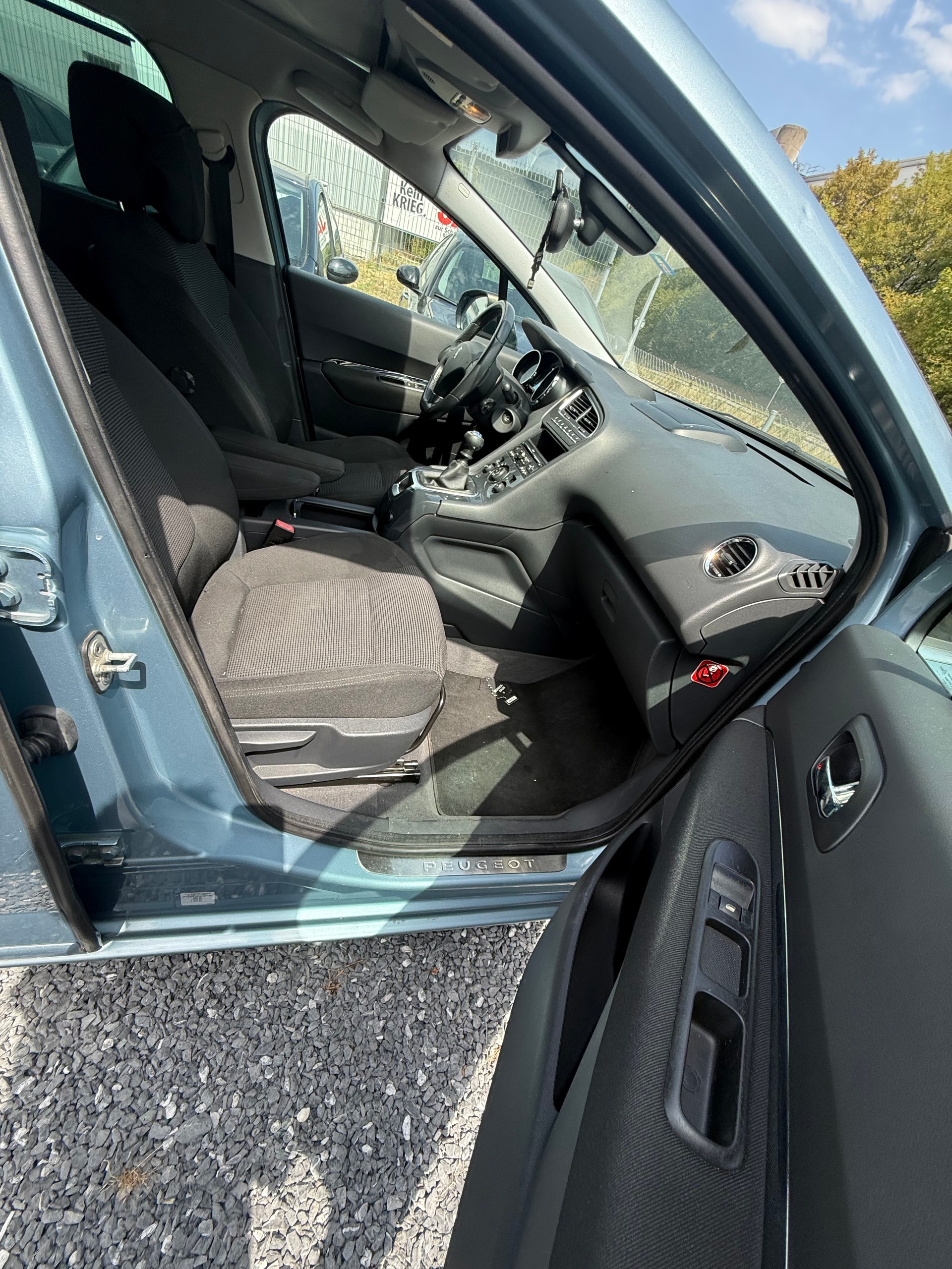 PEUGEOT 5008 1.6 16V T Sport Pack 7 Plätze-image-6