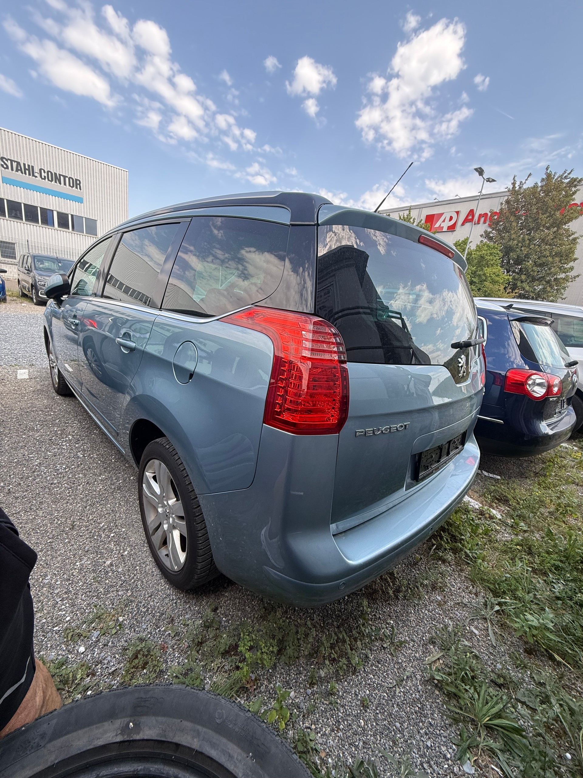 PEUGEOT 5008 1.6 16V T Sport Pack 7 Plätze-image-3