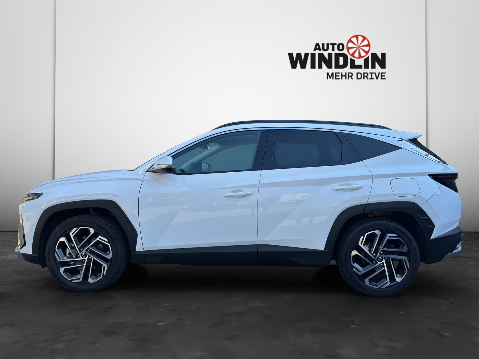 HYUNDAI Tucson 1.6 T-GDi PHEV Vertex Swiss Edition 4WD-showroom-element-2