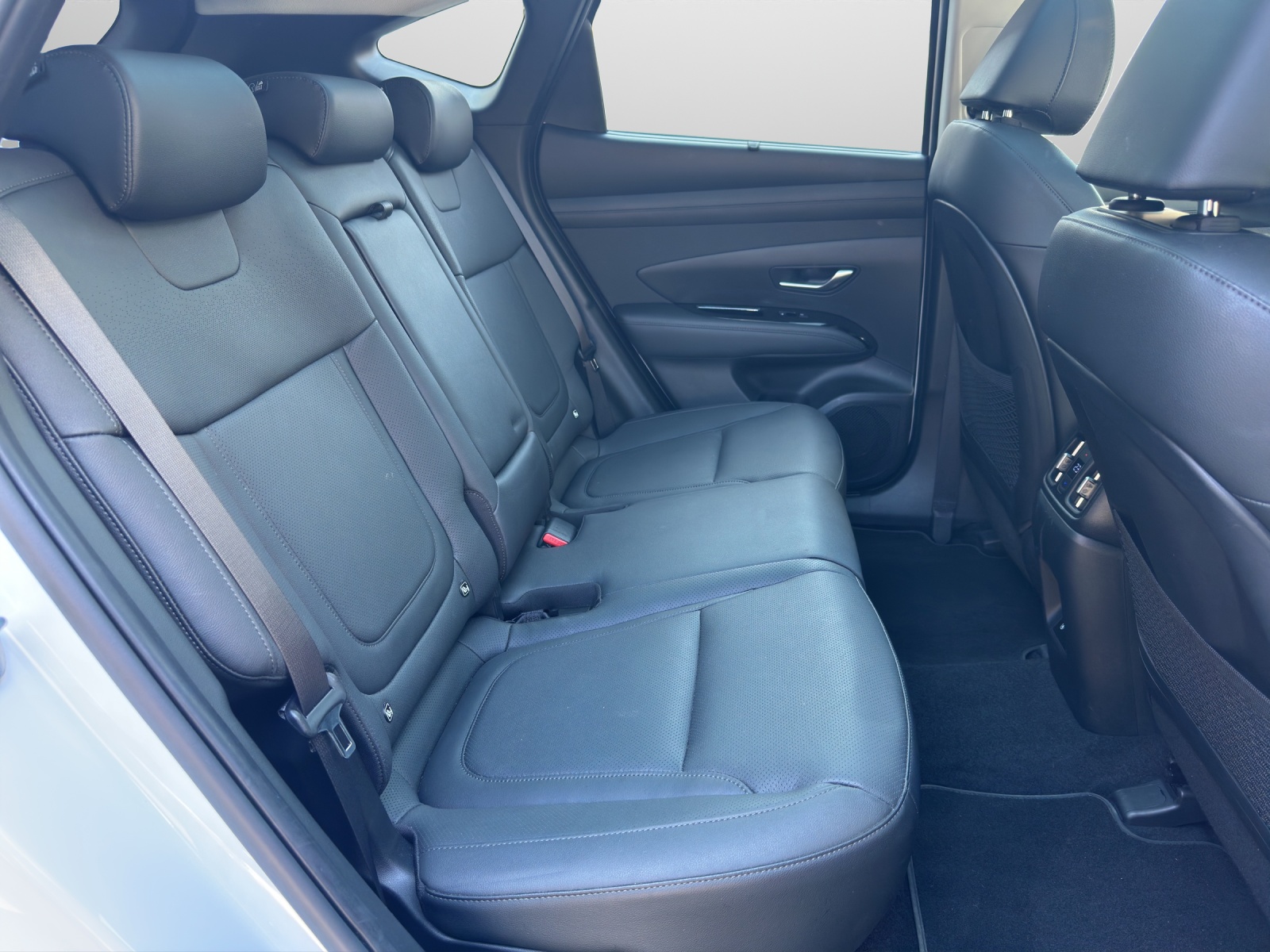 HYUNDAI Tucson 1.6 T-GDi PHEV Vertex Swiss Edition 4WD-image-11