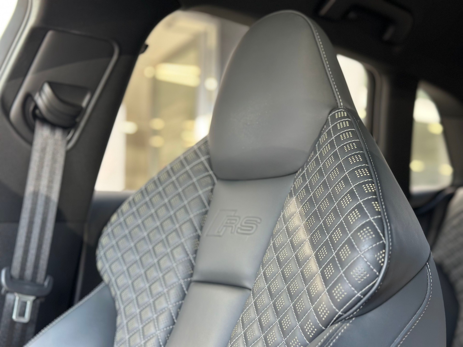 AUDI RS3 Sportback 2.5 TSI quattro S-tronic-image-14