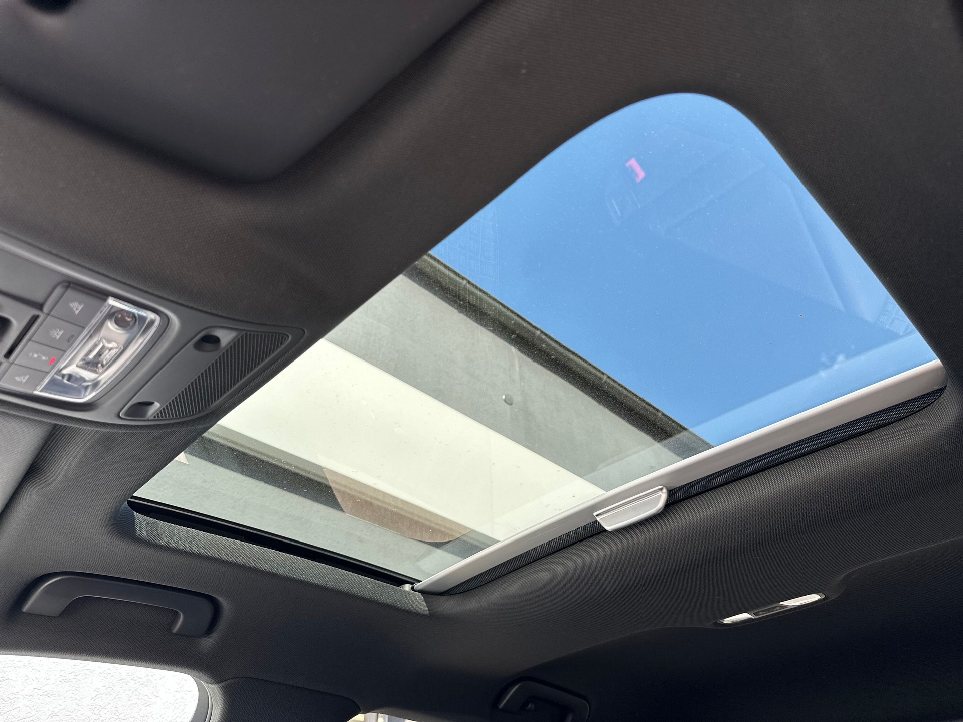 AUDI RS3 Sportback 2.5 TSI quattro S-tronic-image-15