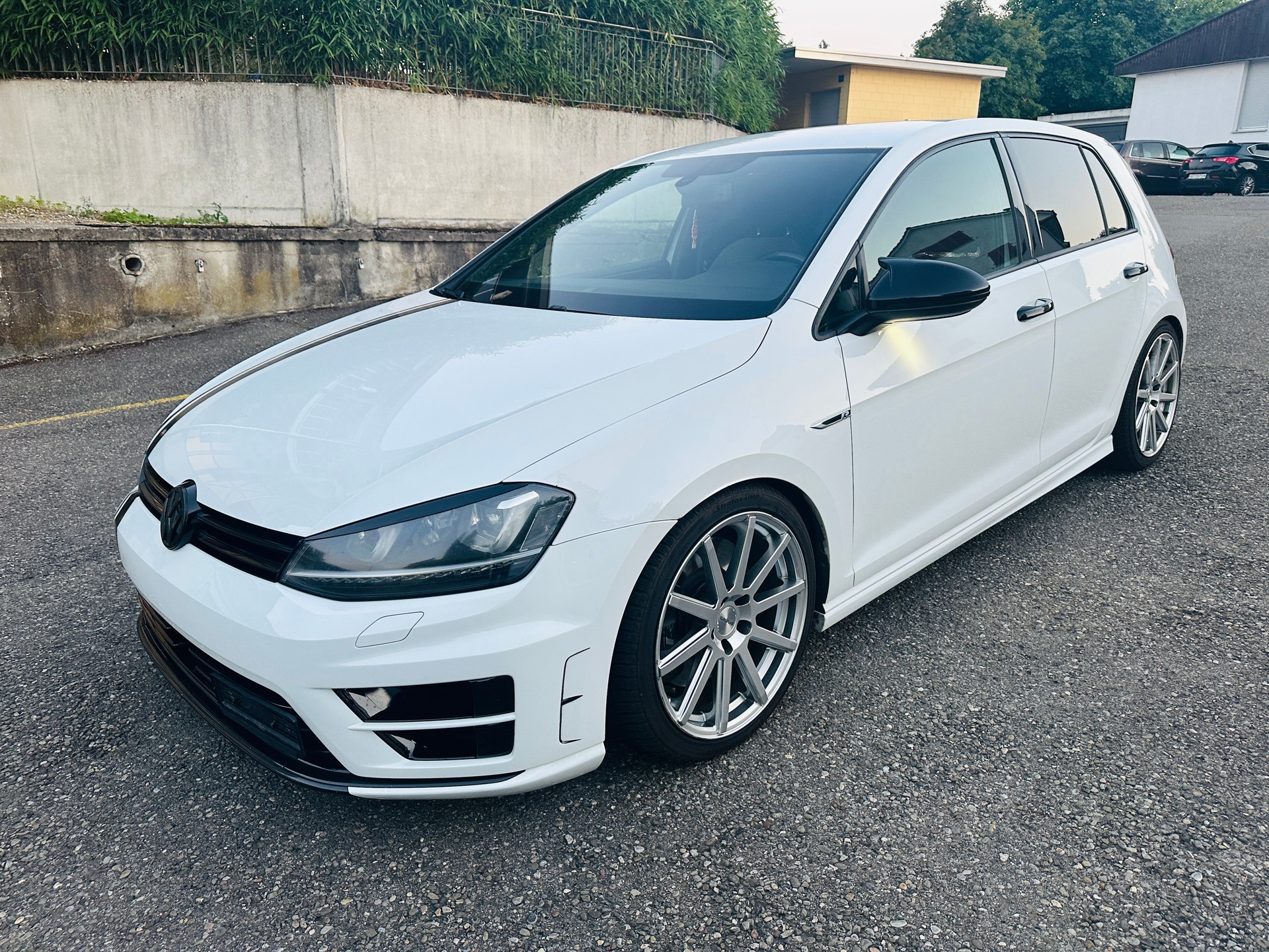 VW Golf 2.0 TSI R 4Motion DSG-image-6
