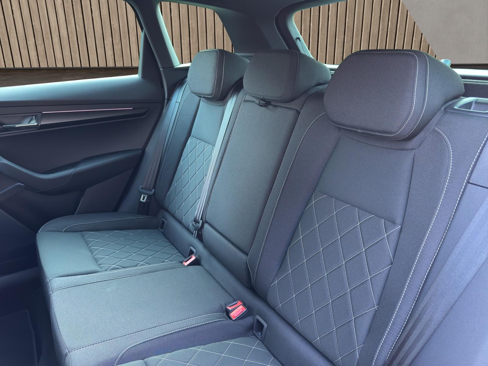 SKODA Karoq SportLine 2.0 TSI 4x4-image-14