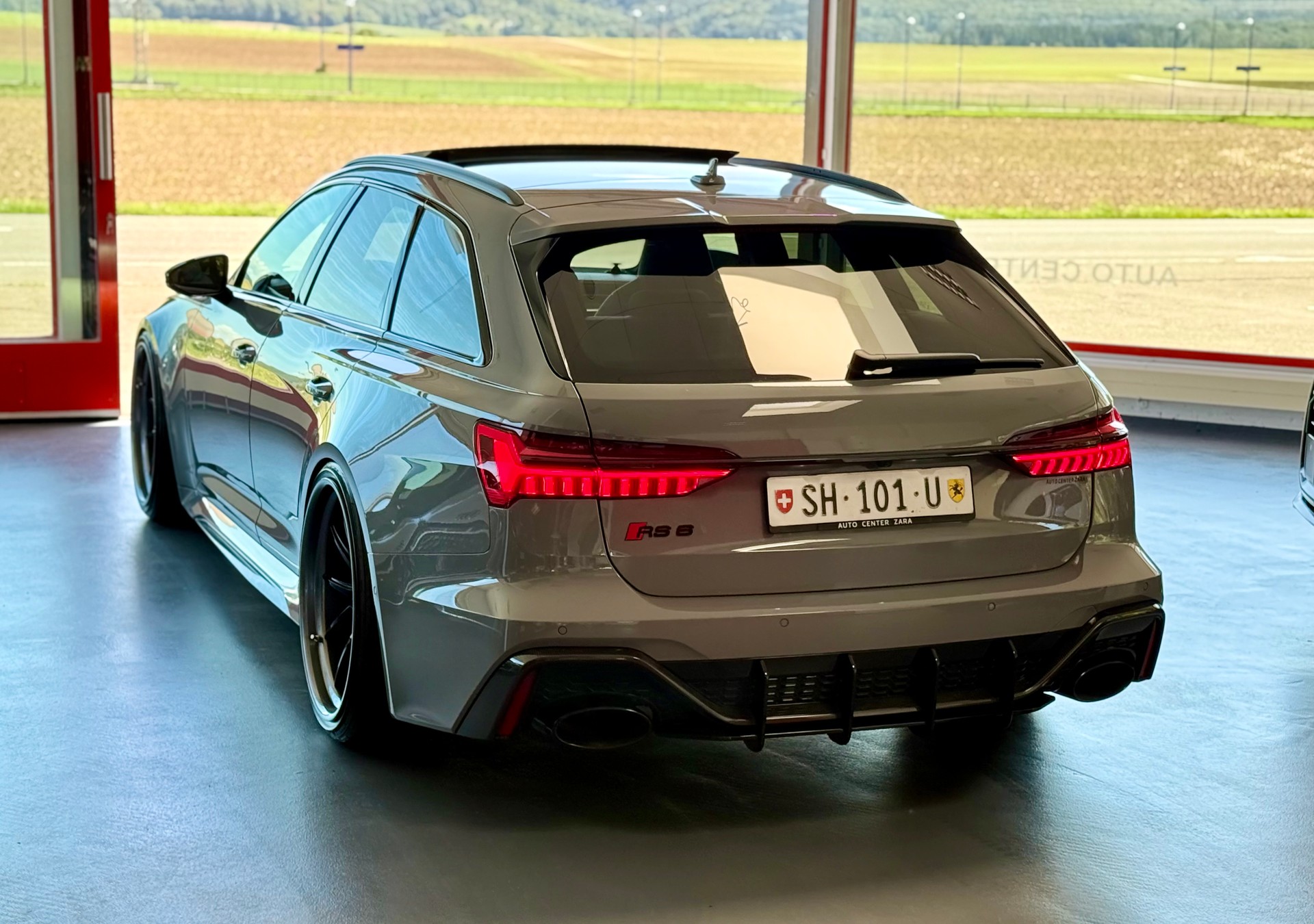 AUDI RS6 Avant 4.0 TFSI V8 Carbon Paket-image-11