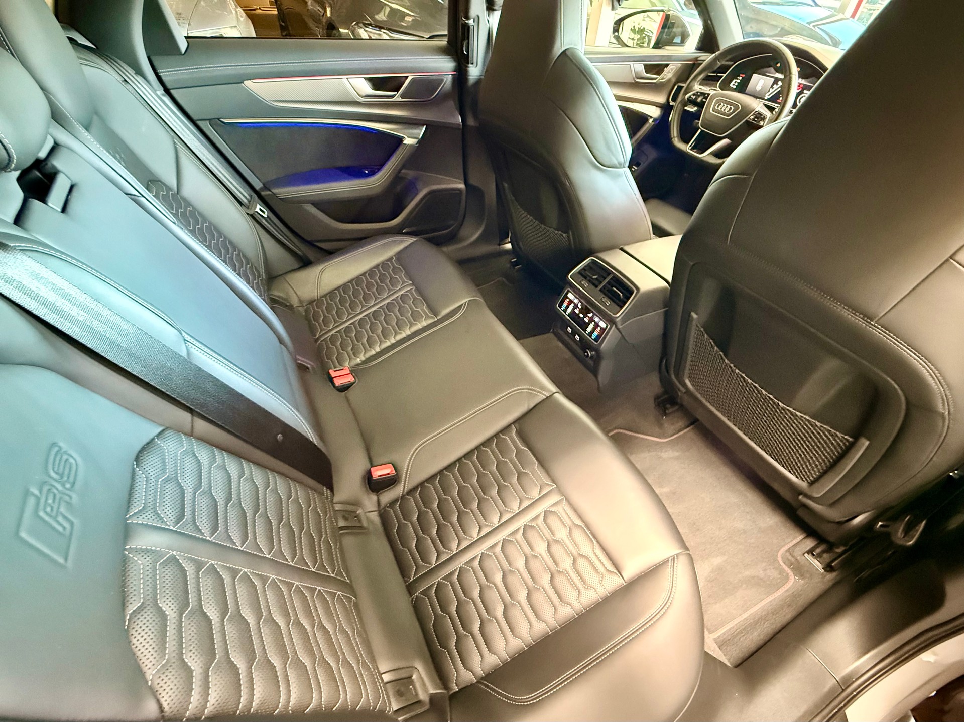 AUDI RS6 Avant 4.0 TFSI V8 Carbon Paket-image-29