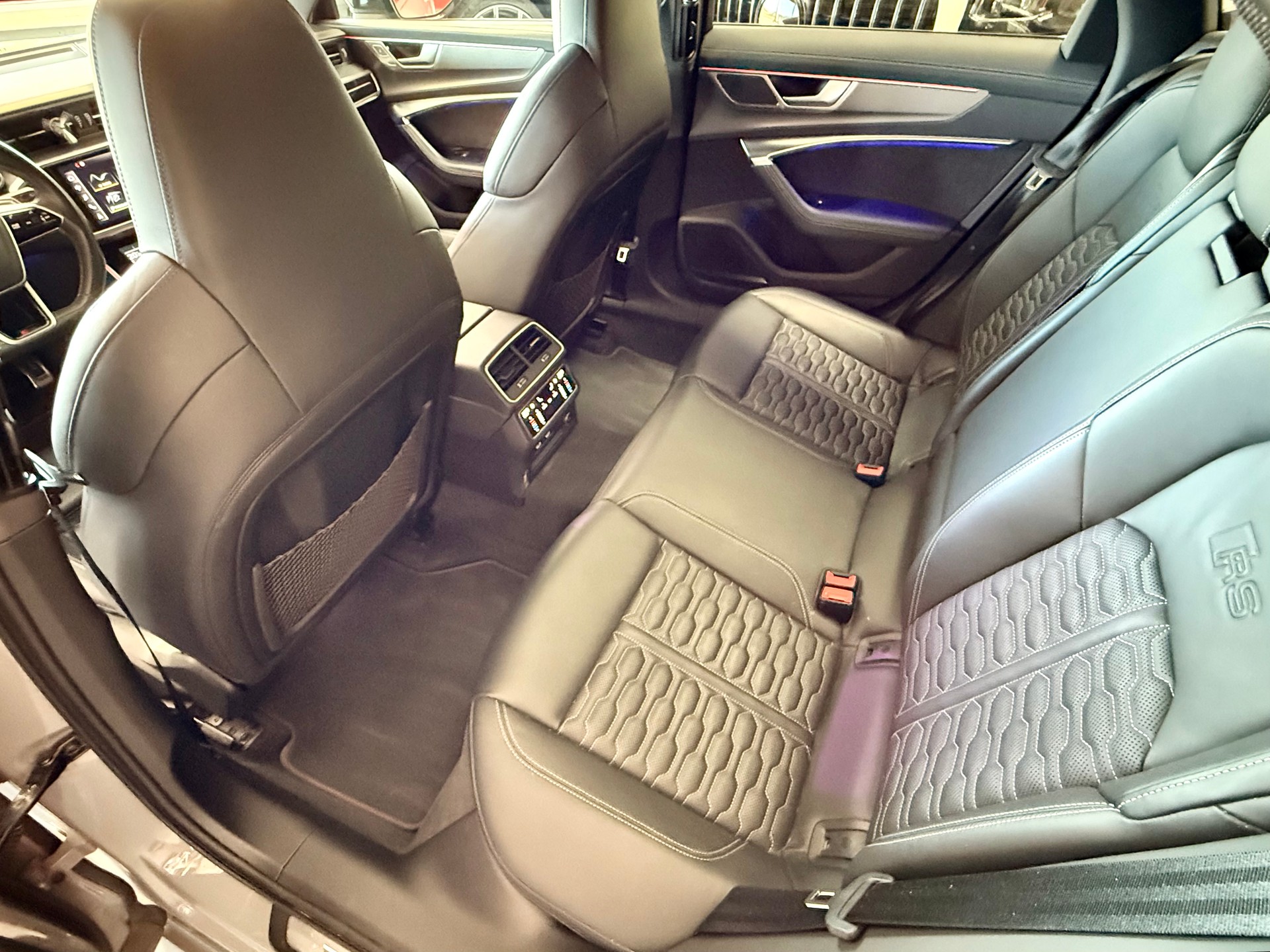 AUDI RS6 Avant 4.0 TFSI V8 Carbon Paket-image-28