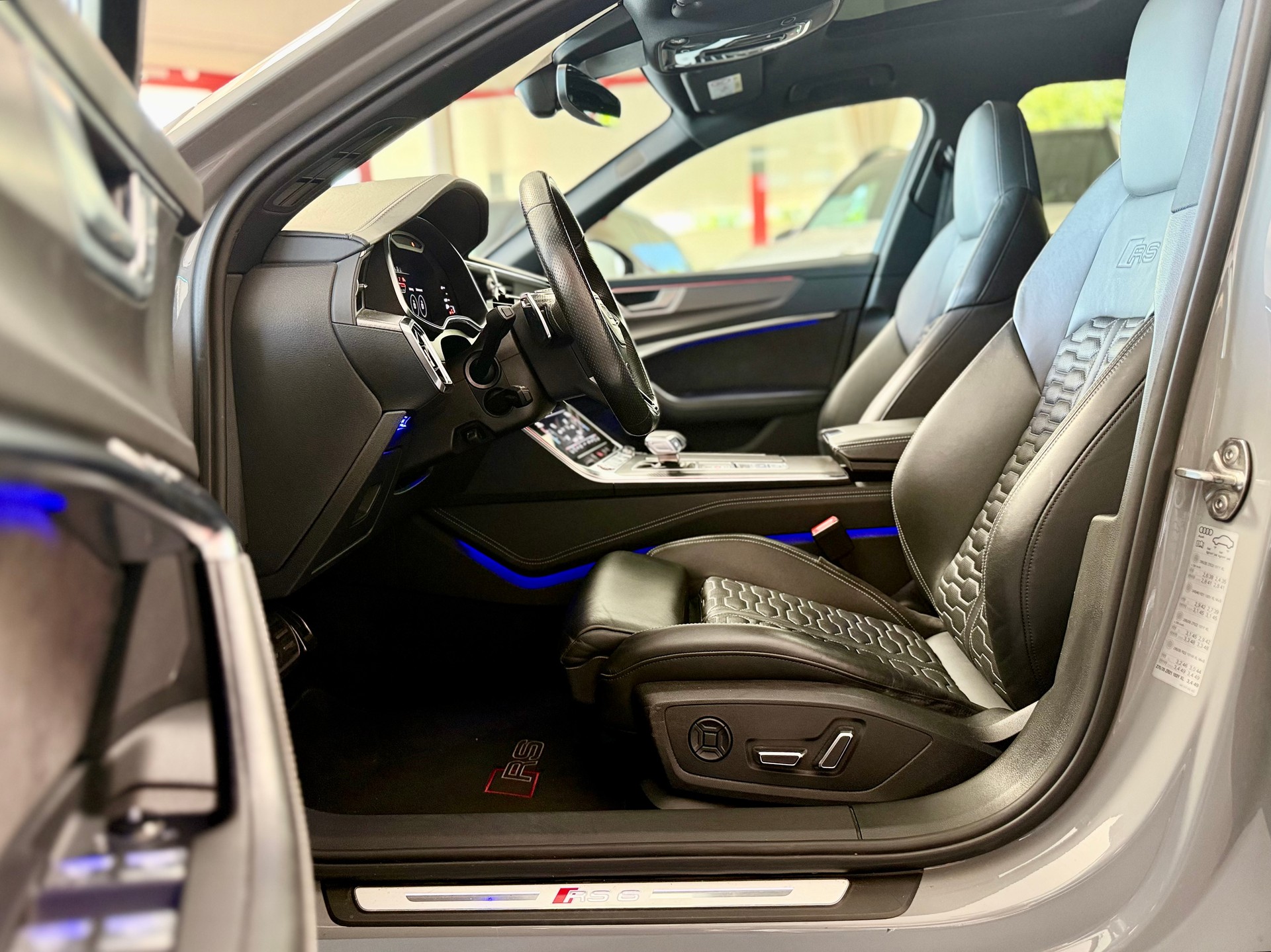 AUDI RS6 Avant 4.0 TFSI V8 Carbon Paket-image-19
