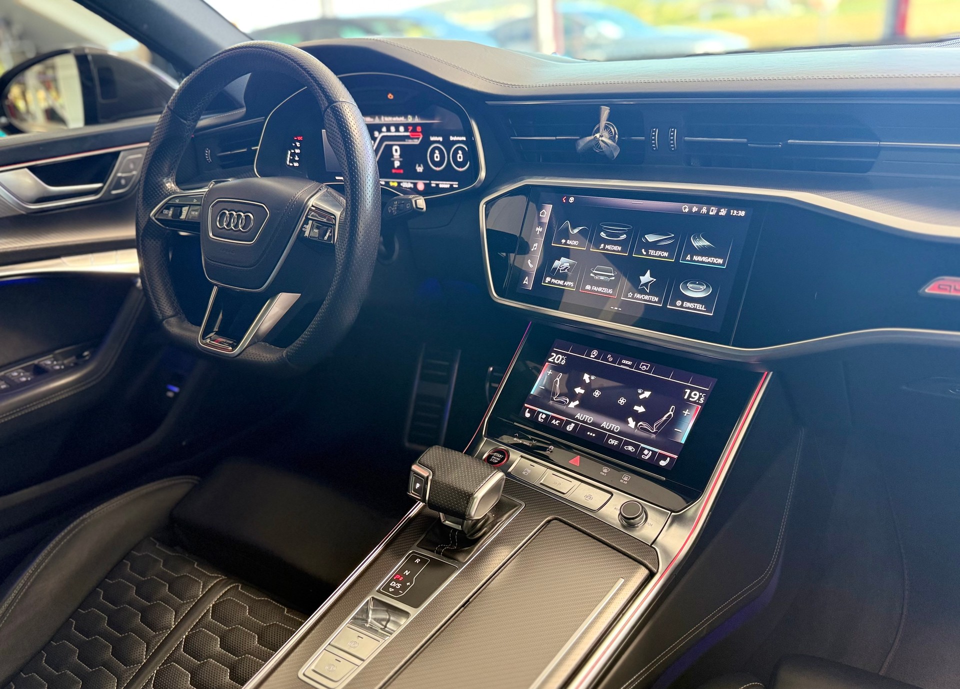 AUDI RS6 Avant 4.0 TFSI V8 Carbon Paket-image-24