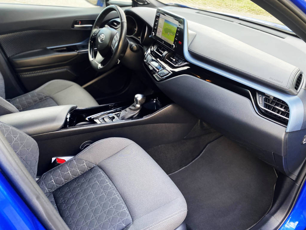 TOYOTA C-HR 1.8 VVTi HSD Trend-image-8