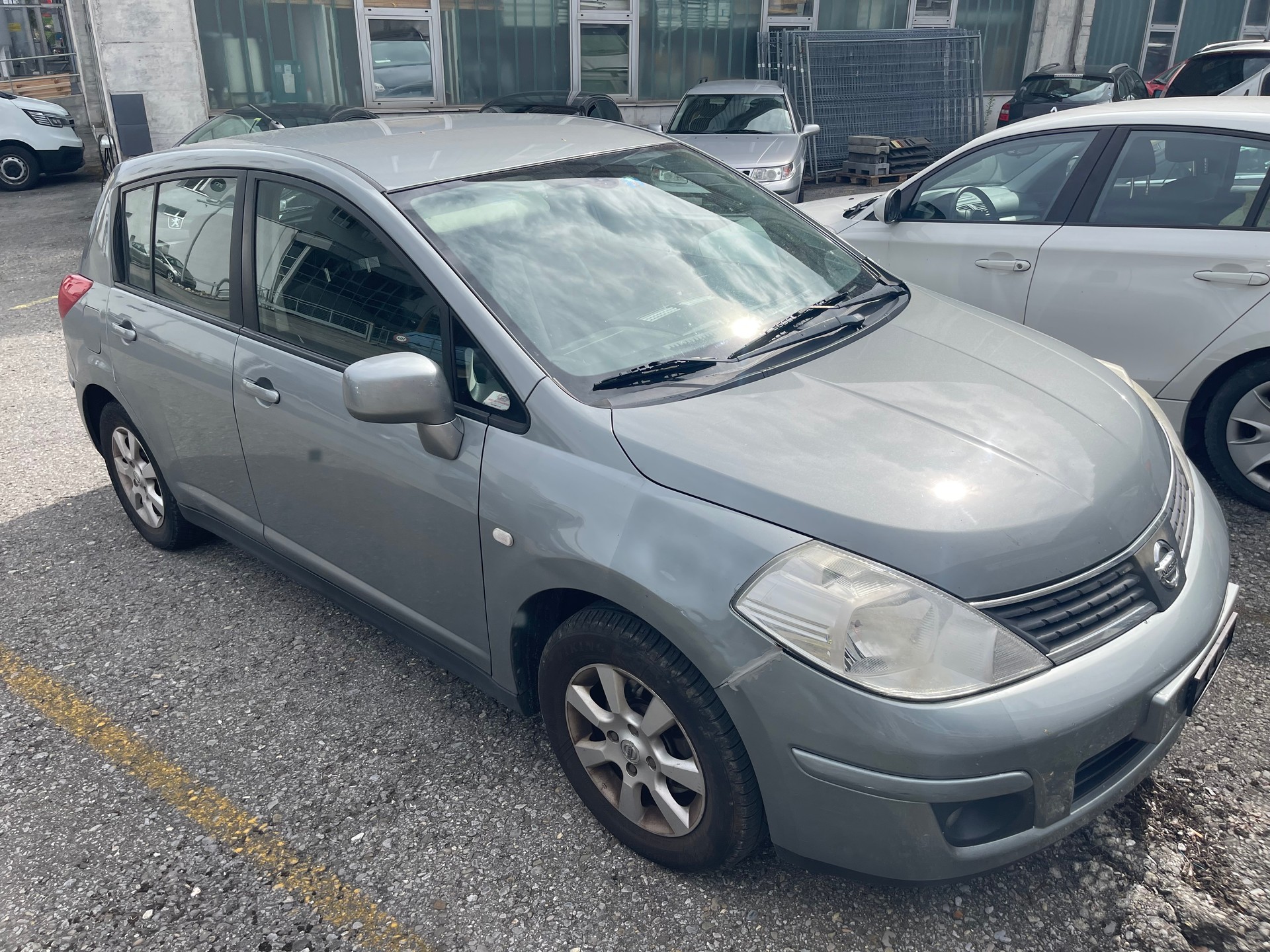 NISSAN Tiida 1.6 acenta-image-3