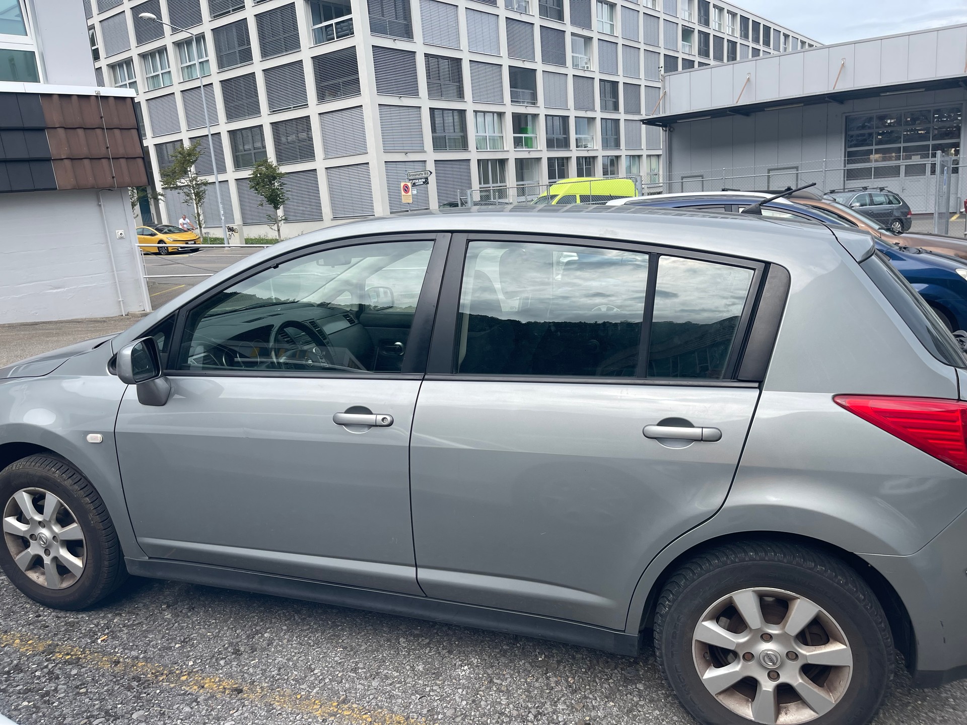 NISSAN Tiida 1.6 acenta-image-8