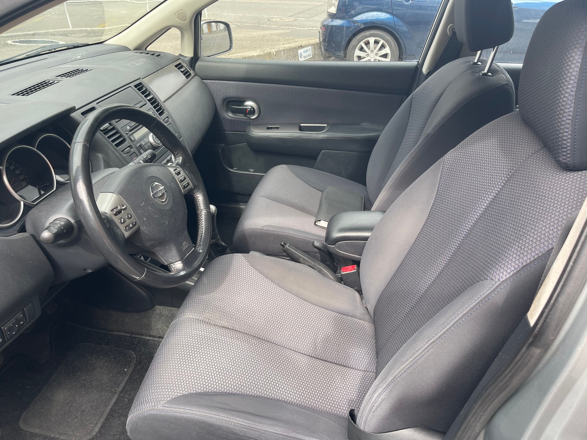 NISSAN Tiida 1.6 acenta-image-5