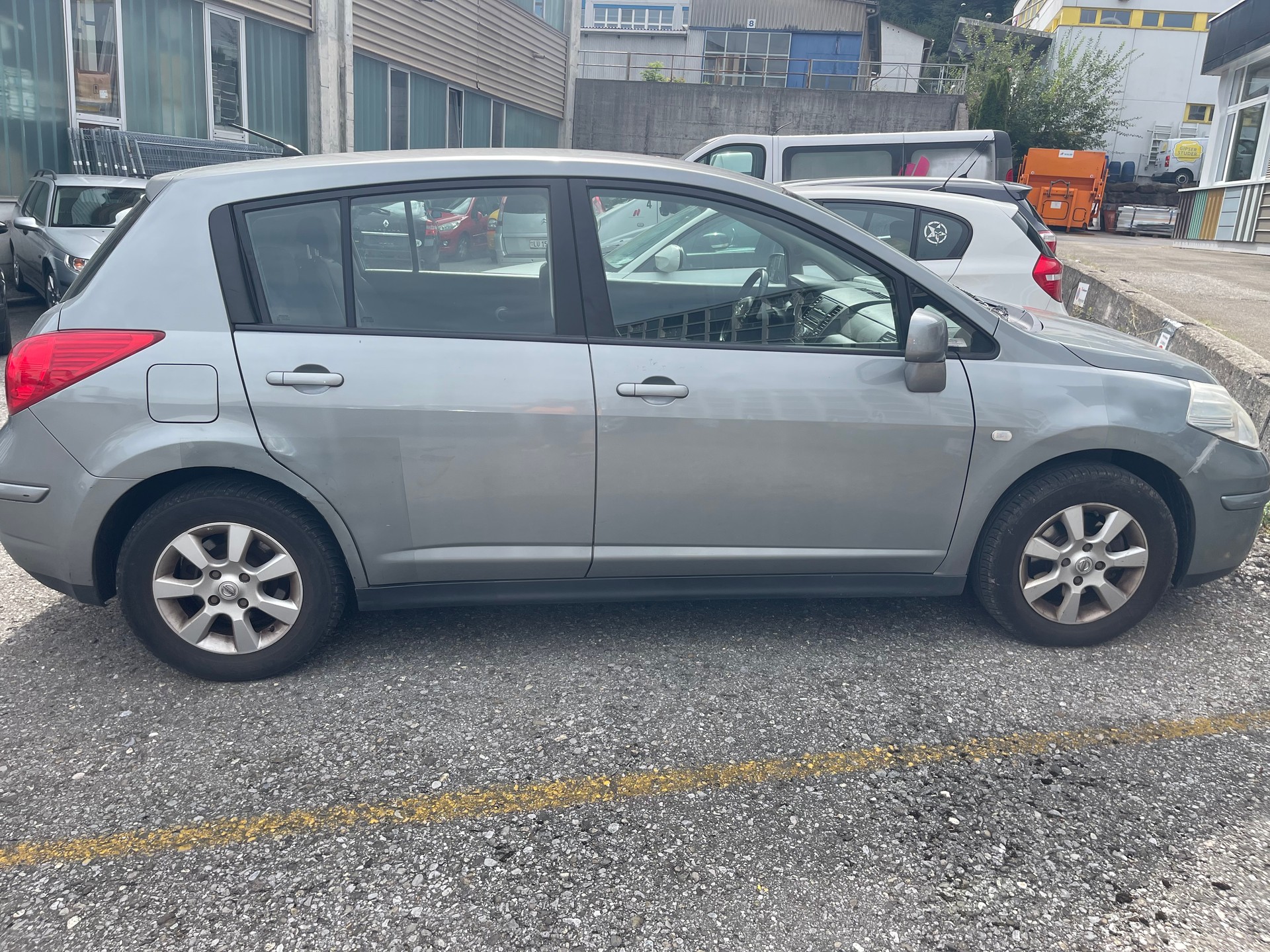 NISSAN Tiida 1.6 acenta-image-9