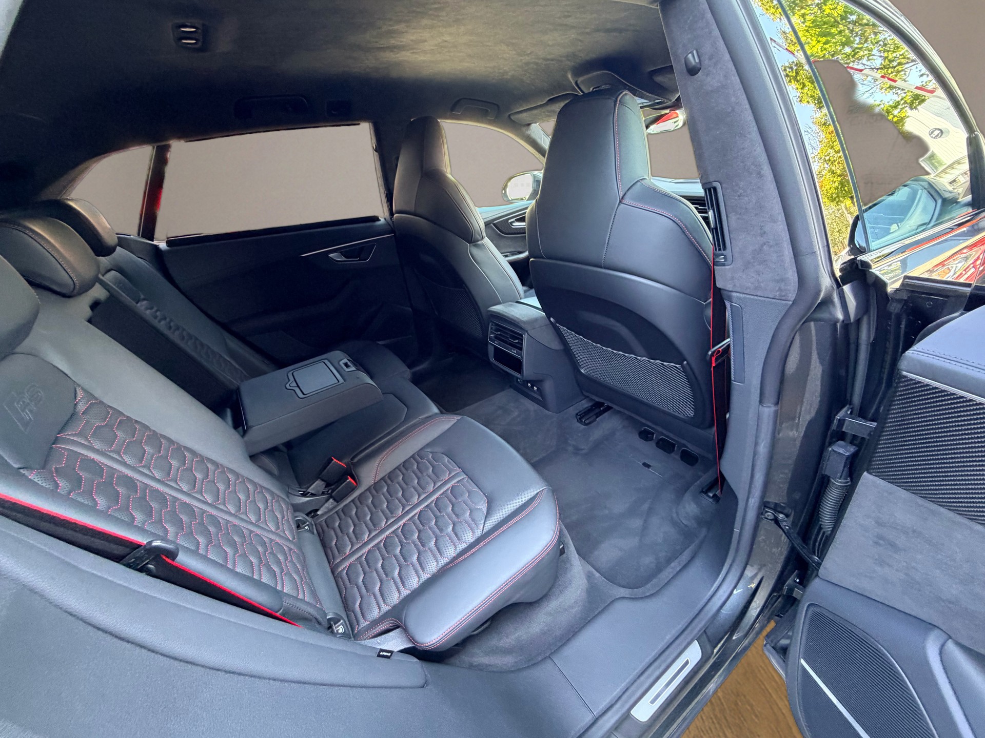 AUDI RSQ8 quattro tiptronic-image-12