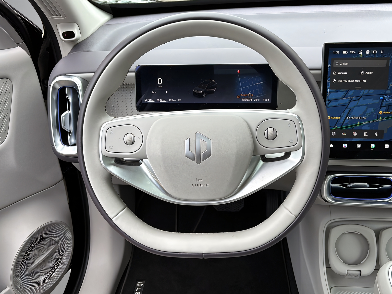 LEAPMOTOR B10 Hybrid EV-showroom-element-3