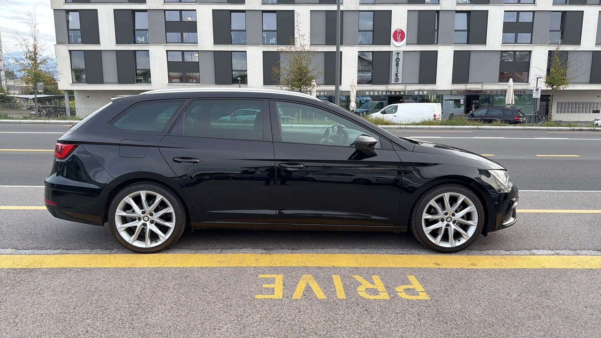 SEAT Leon ST 1.4 TSI ACT FR - Nouvelle Expertise : 25.09.2026 - Crochet d’attelage amovible poids remorquable 1500 Kg-showroom-element-2