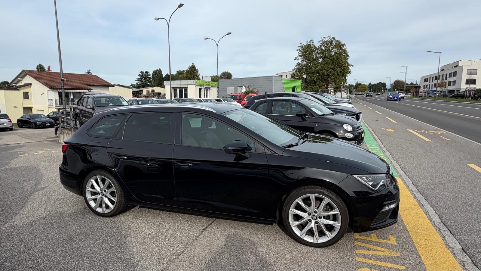 SEAT Leon ST 1.4 TSI ACT FR - Nouvelle Expertise : 25.09.2026 - Crochet d’attelage amovible poids remorquable 1500 Kg-showroom-element-1