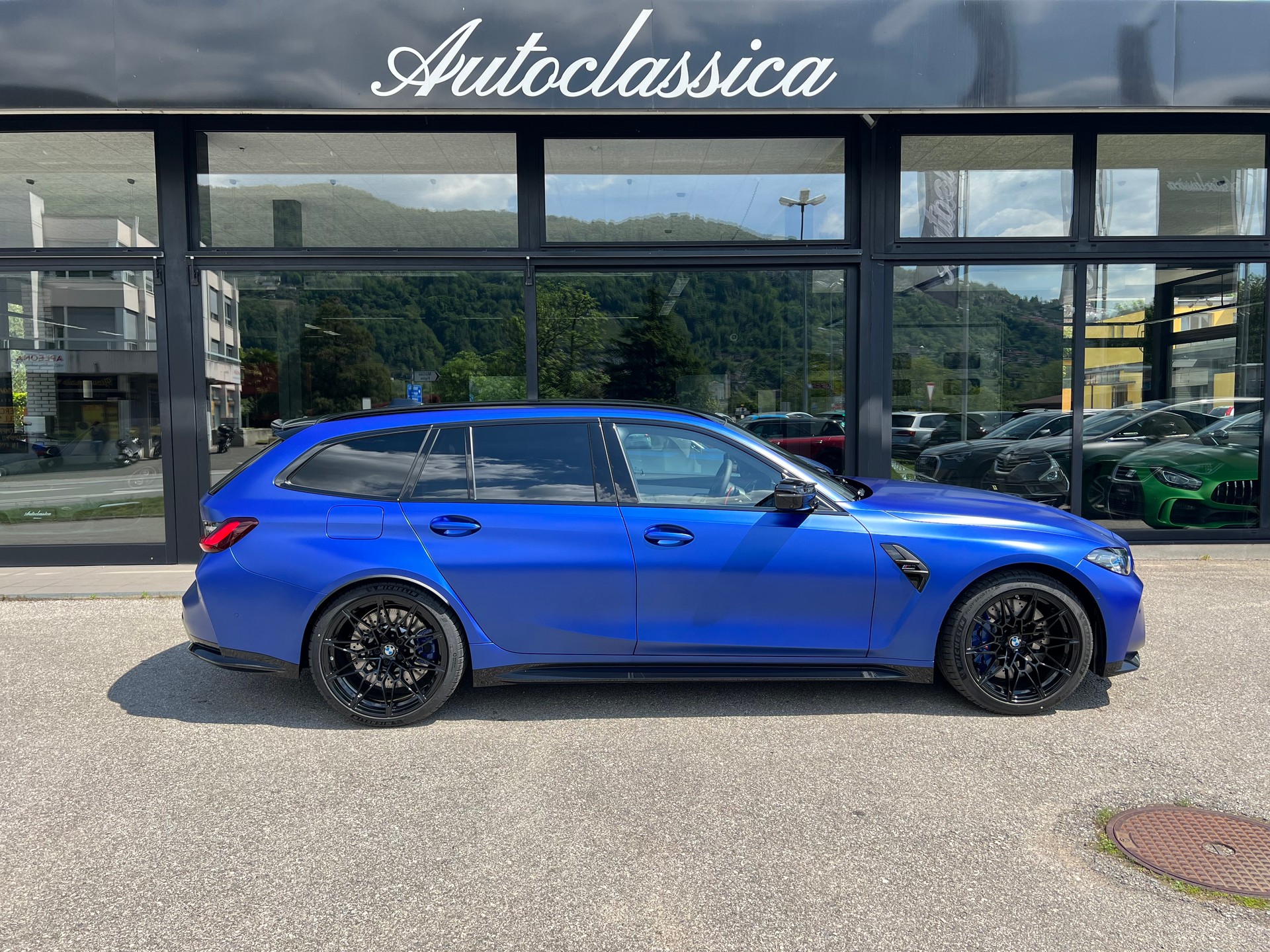 BMW M3 Touring xDrive Competition M-showroom-element-3