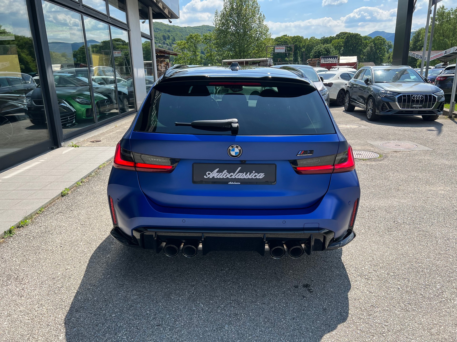 BMW M3 Touring xDrive Competition M-showroom-element-2