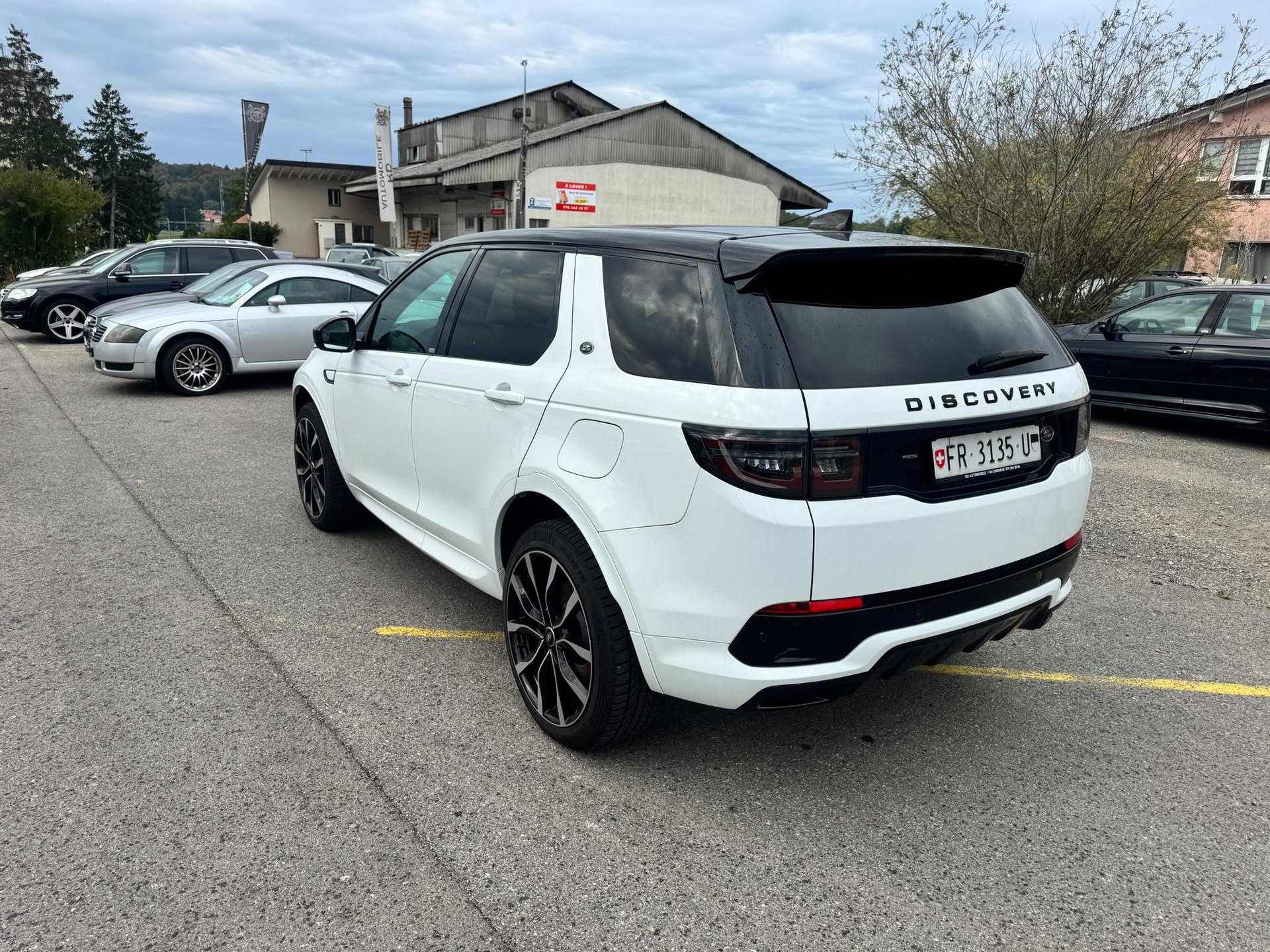 LAND ROVER Discovery Sport R Dyn P300e 1.5 PHEV HSE AT8-showroom-element-2