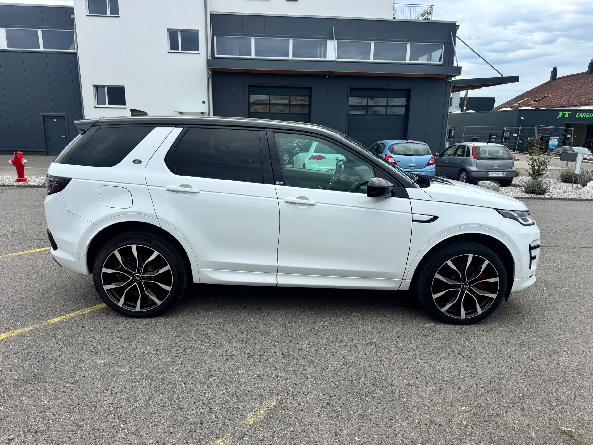 LAND ROVER Discovery Sport R Dyn P300e 1.5 PHEV HSE AT8-image-5