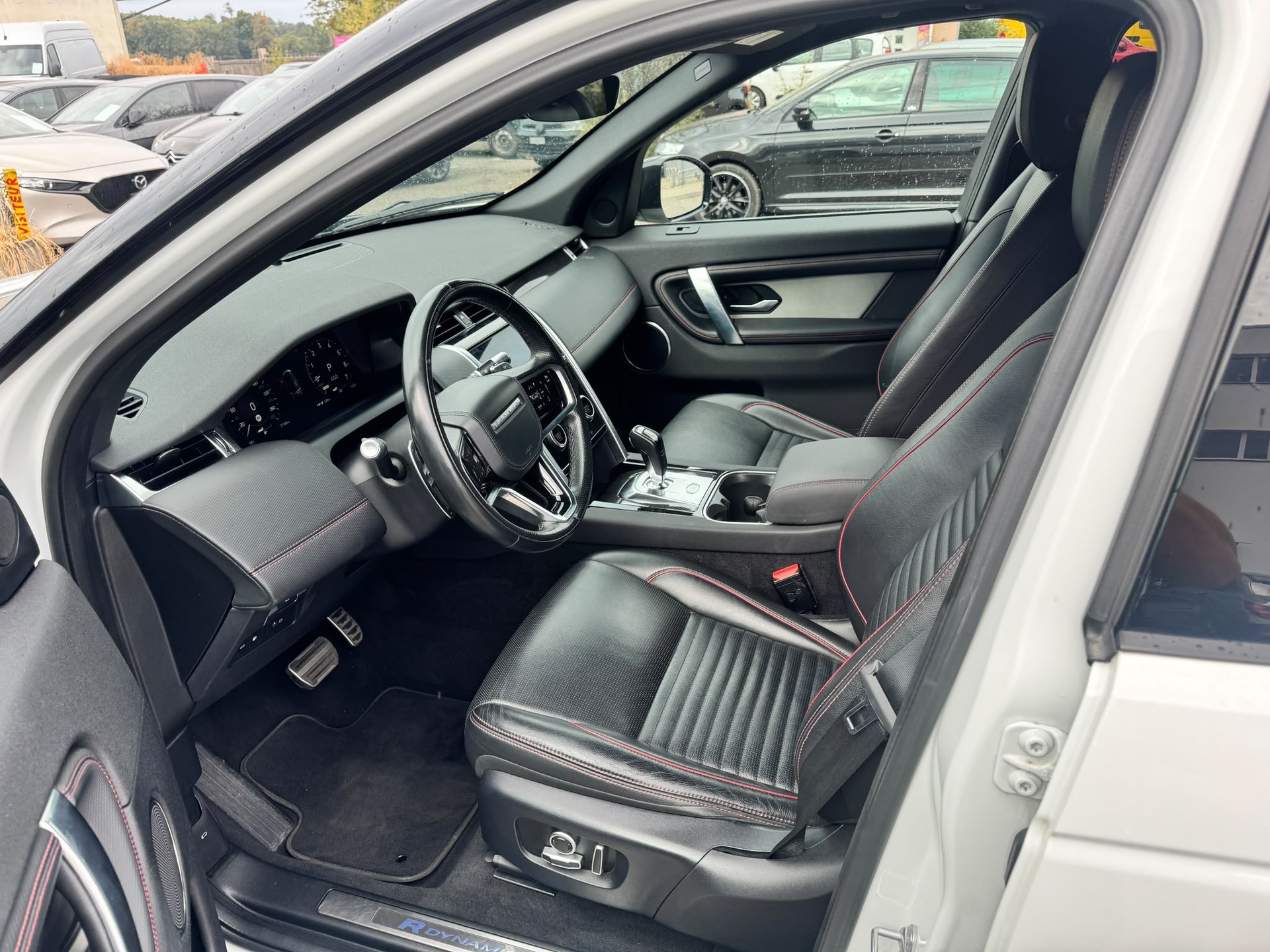 LAND ROVER Discovery Sport R Dyn P300e 1.5 PHEV HSE AT8-image-8
