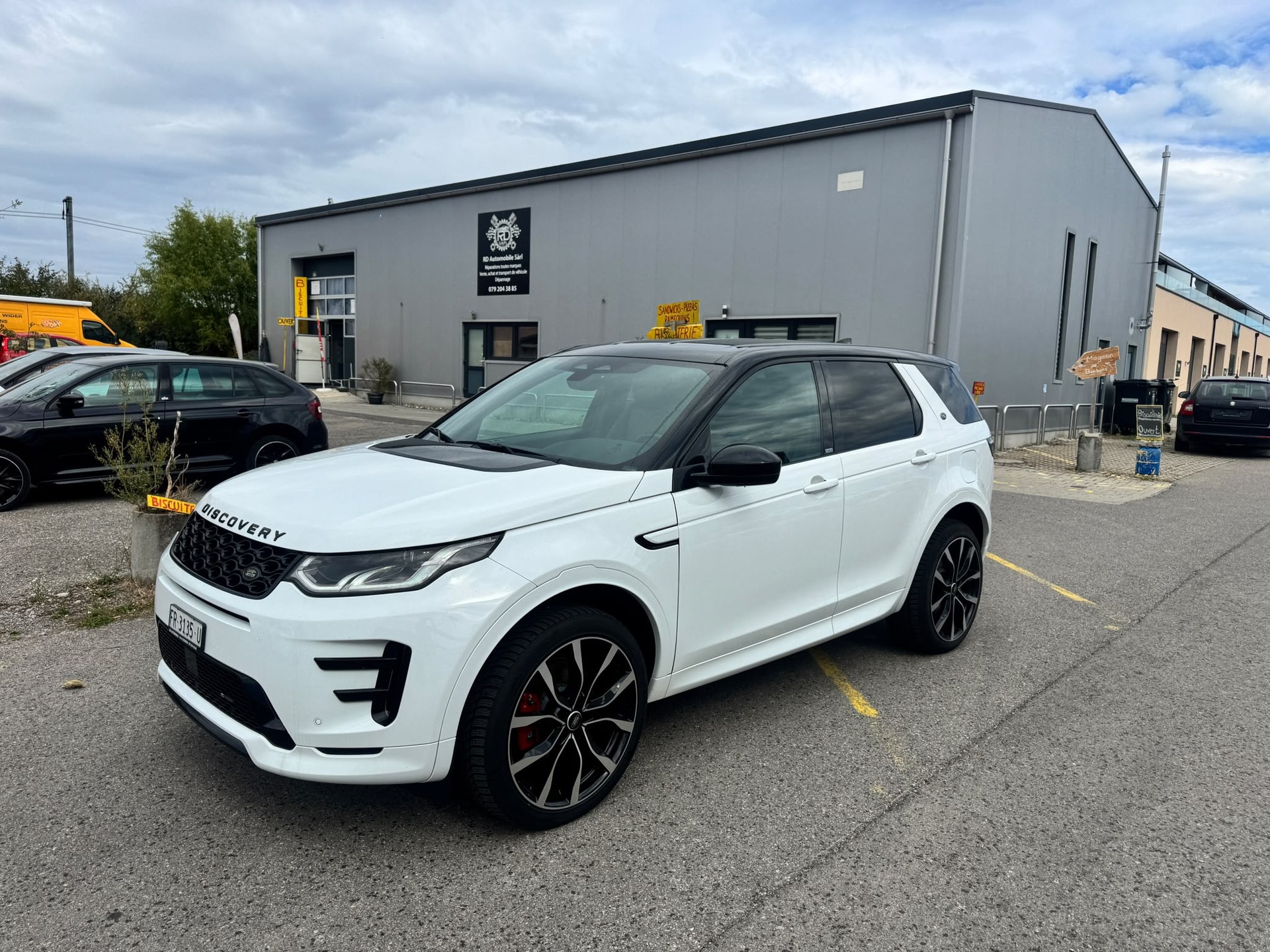 LAND ROVER Discovery Sport R Dyn P300e 1.5 PHEV HSE AT8-showroom-element-1