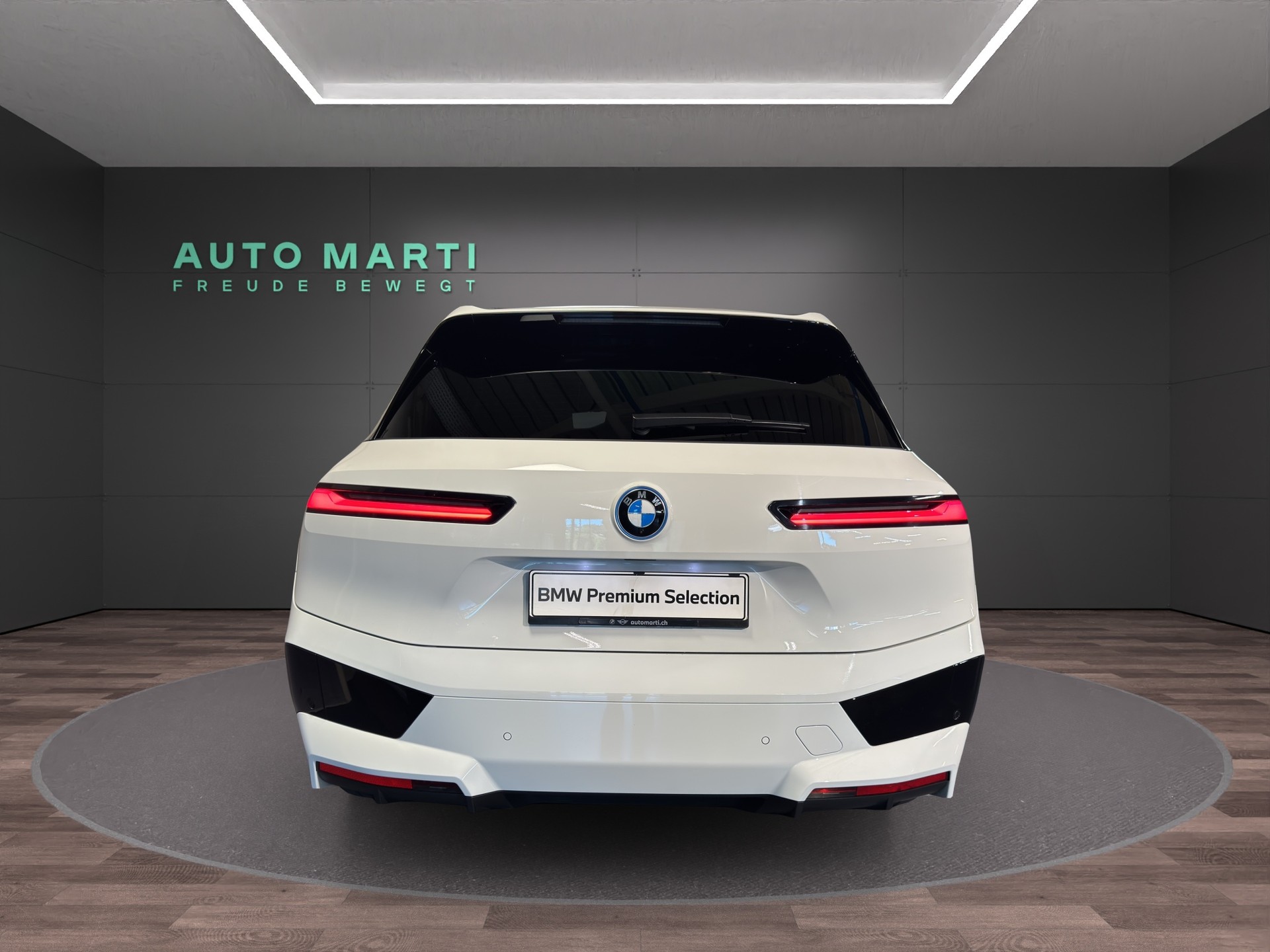BMW iX I20 M60-showroom-element-3