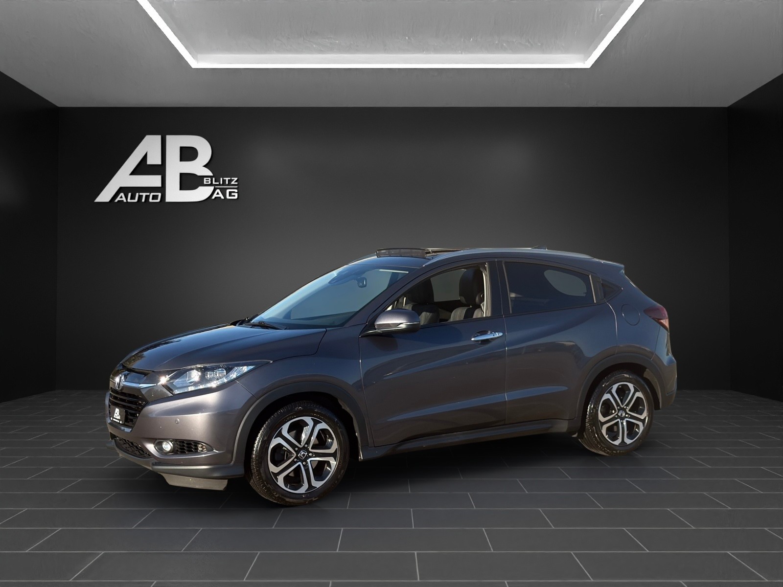 HONDA HR-V 1.6i-DTEC Executive-showroom-element-1