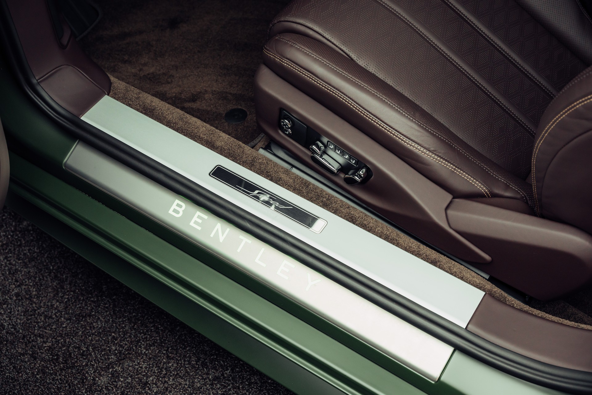 BENTLEY Continental GT 4.0 V8 PHEV Speed British Racing Green Satin-image-13