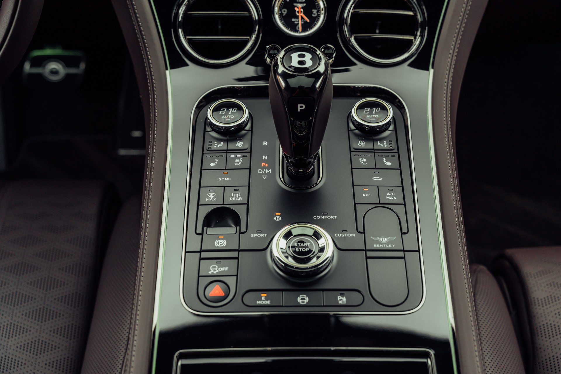 BENTLEY Continental GT 4.0 V8 PHEV Speed British Racing Green Satin-image-17