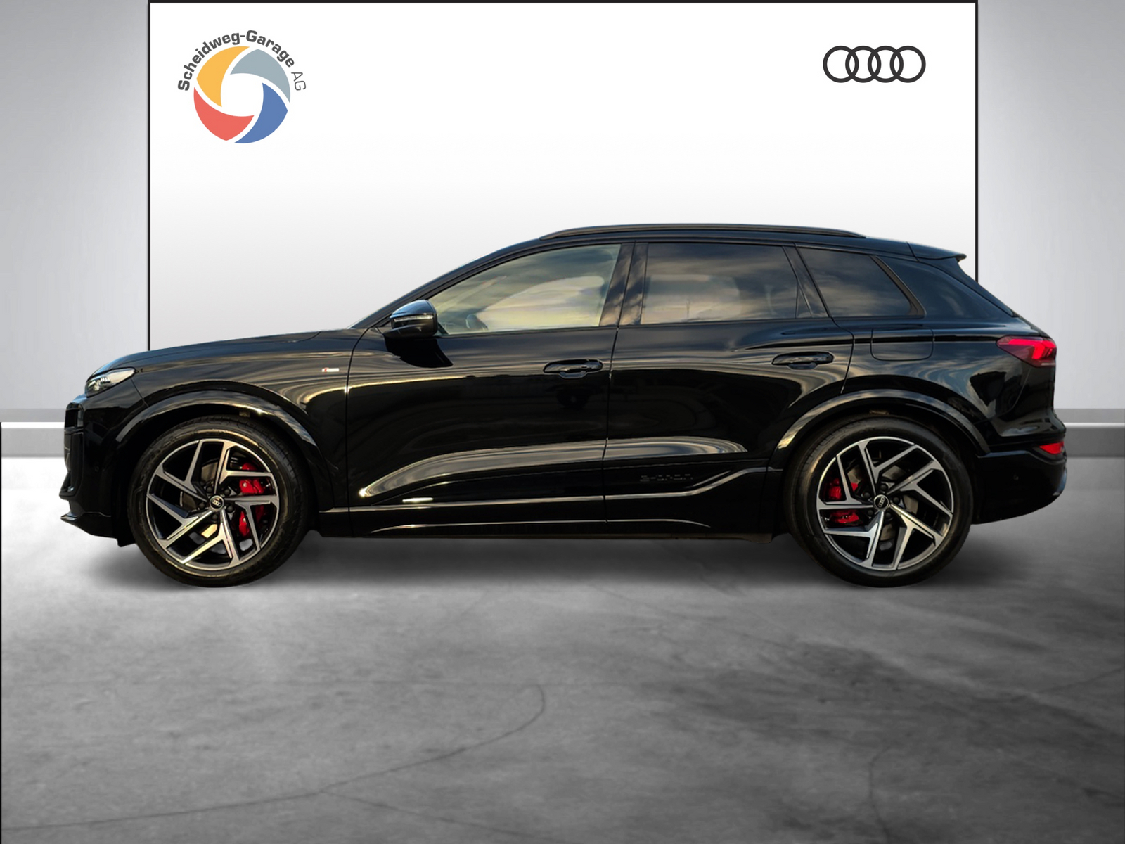 AUDI Q6 e-tron quattro-showroom-element-2