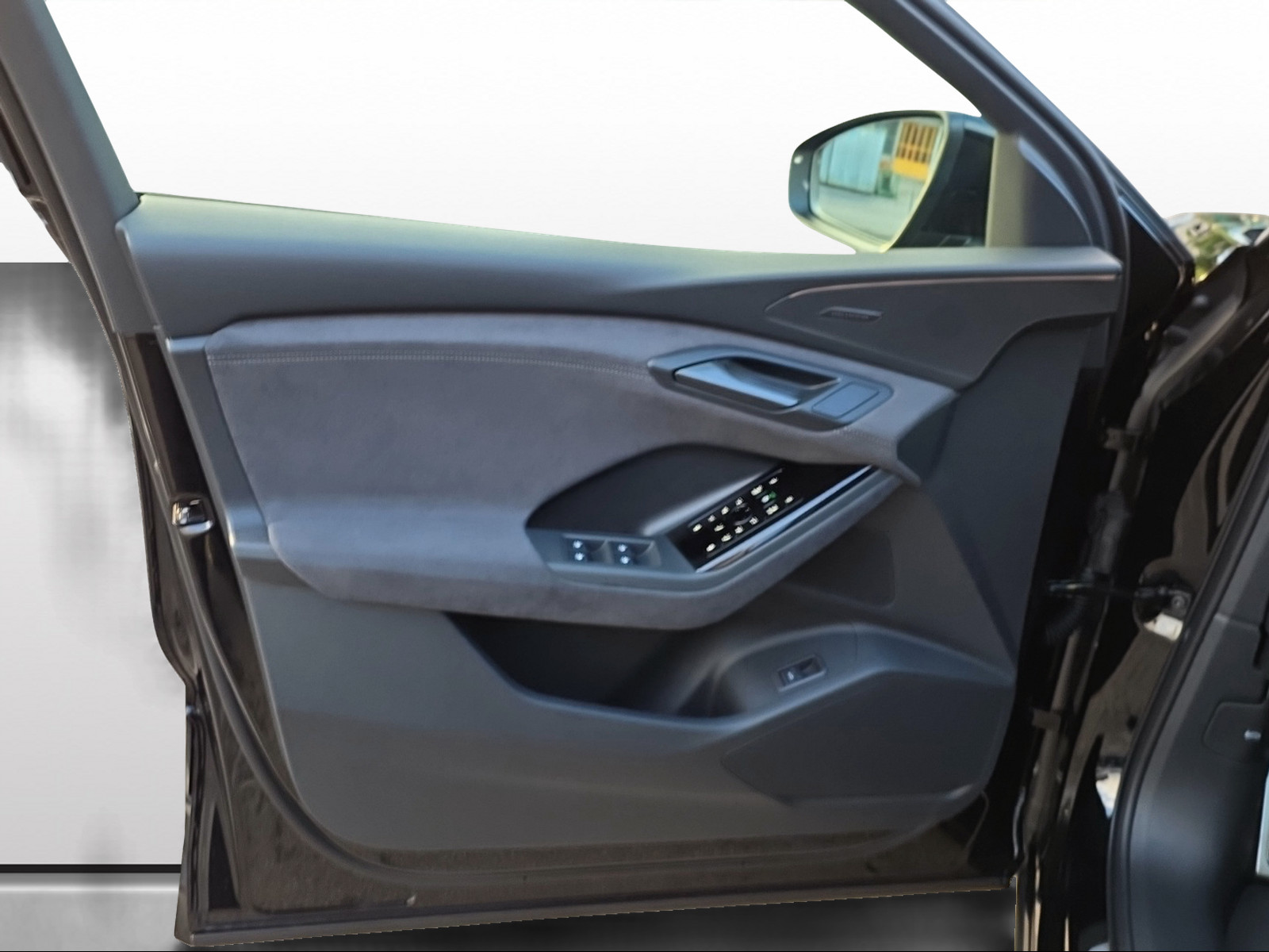 AUDI Q6 e-tron quattro-image-9