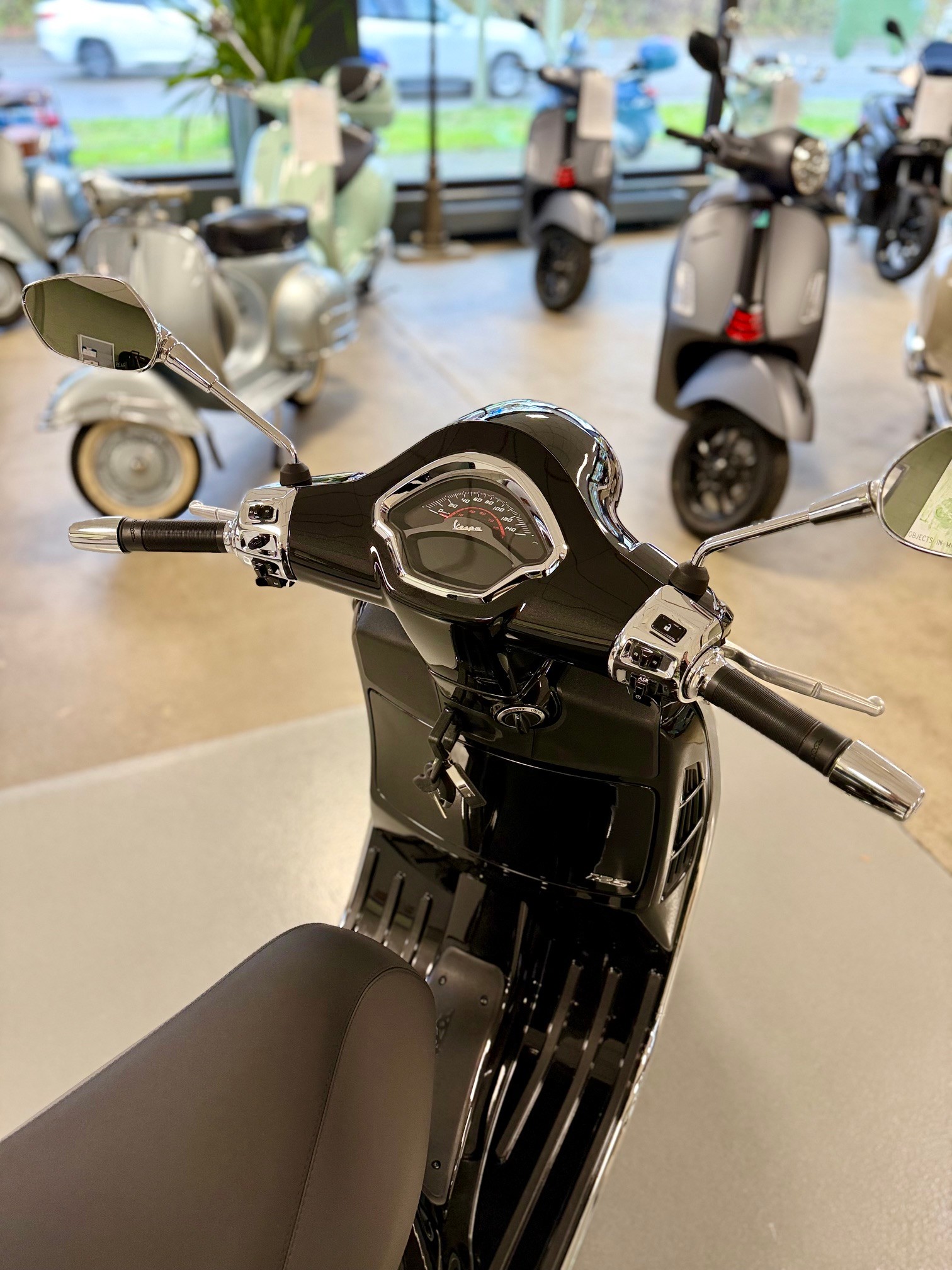 PIAGGIO Vespa GTS 125 Super ABS-image-8