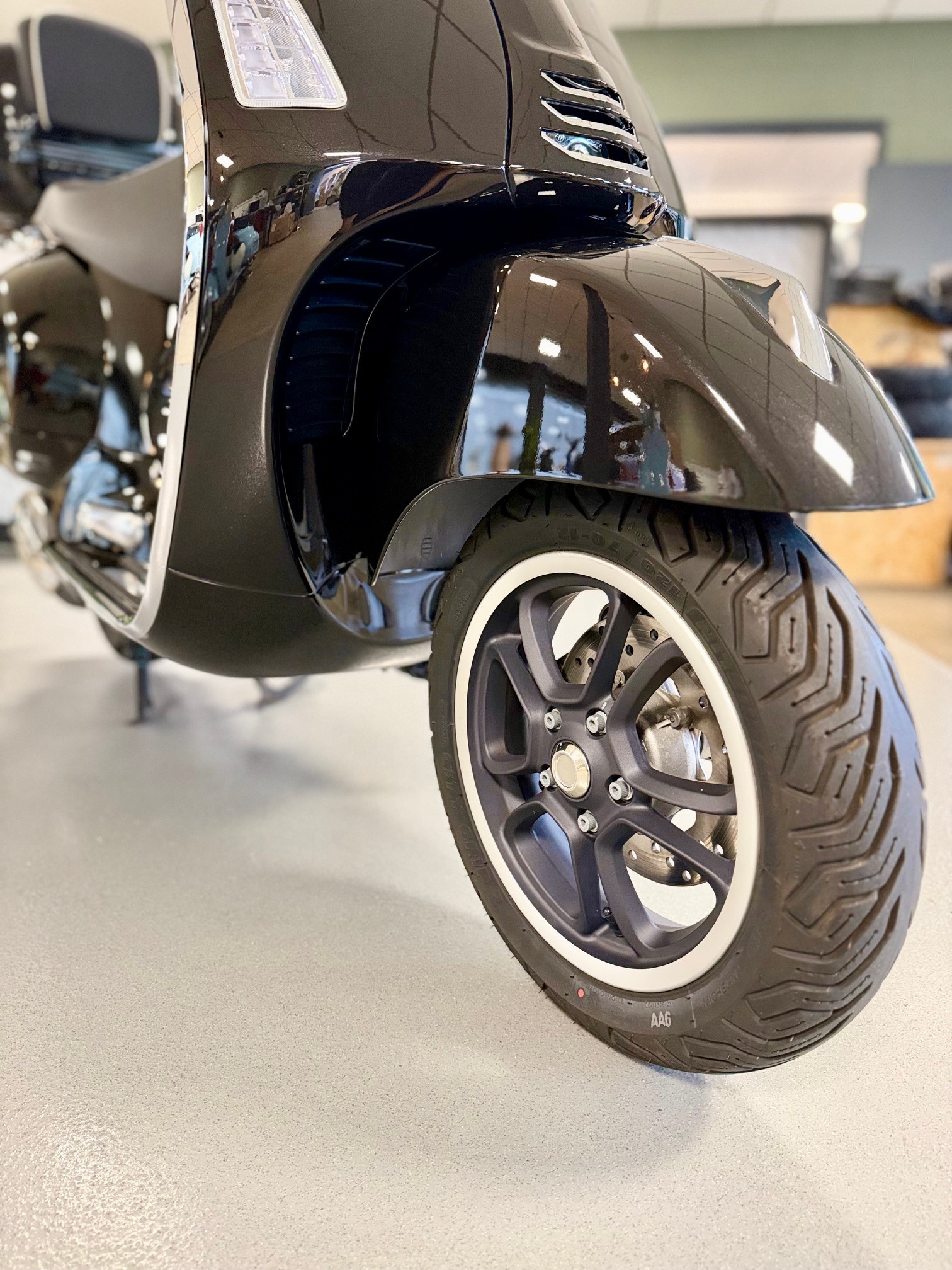PIAGGIO Vespa GTS 125 Super ABS-image-6