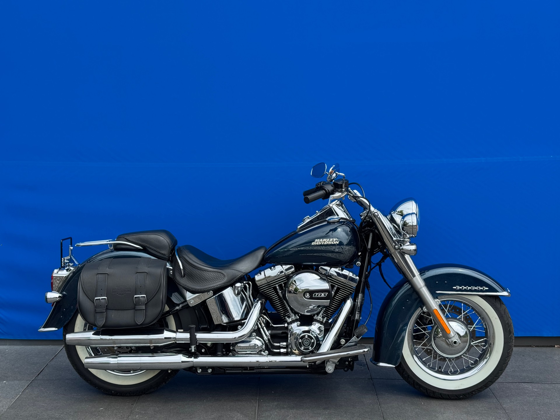 HARLEY-DAVIDSON FLSTN Softail Deluxe ABS-image-0