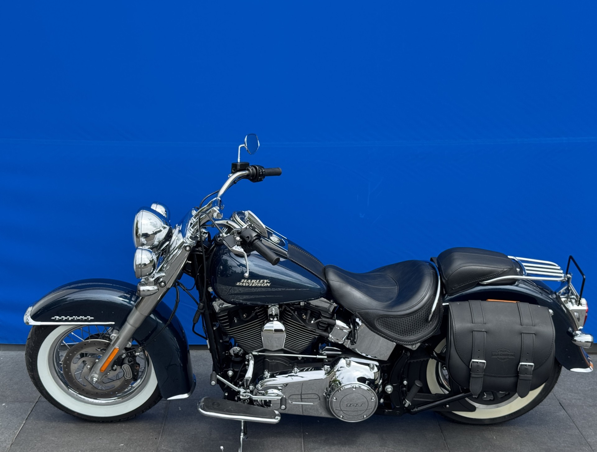 HARLEY-DAVIDSON FLSTN Softail Deluxe ABS-image-11