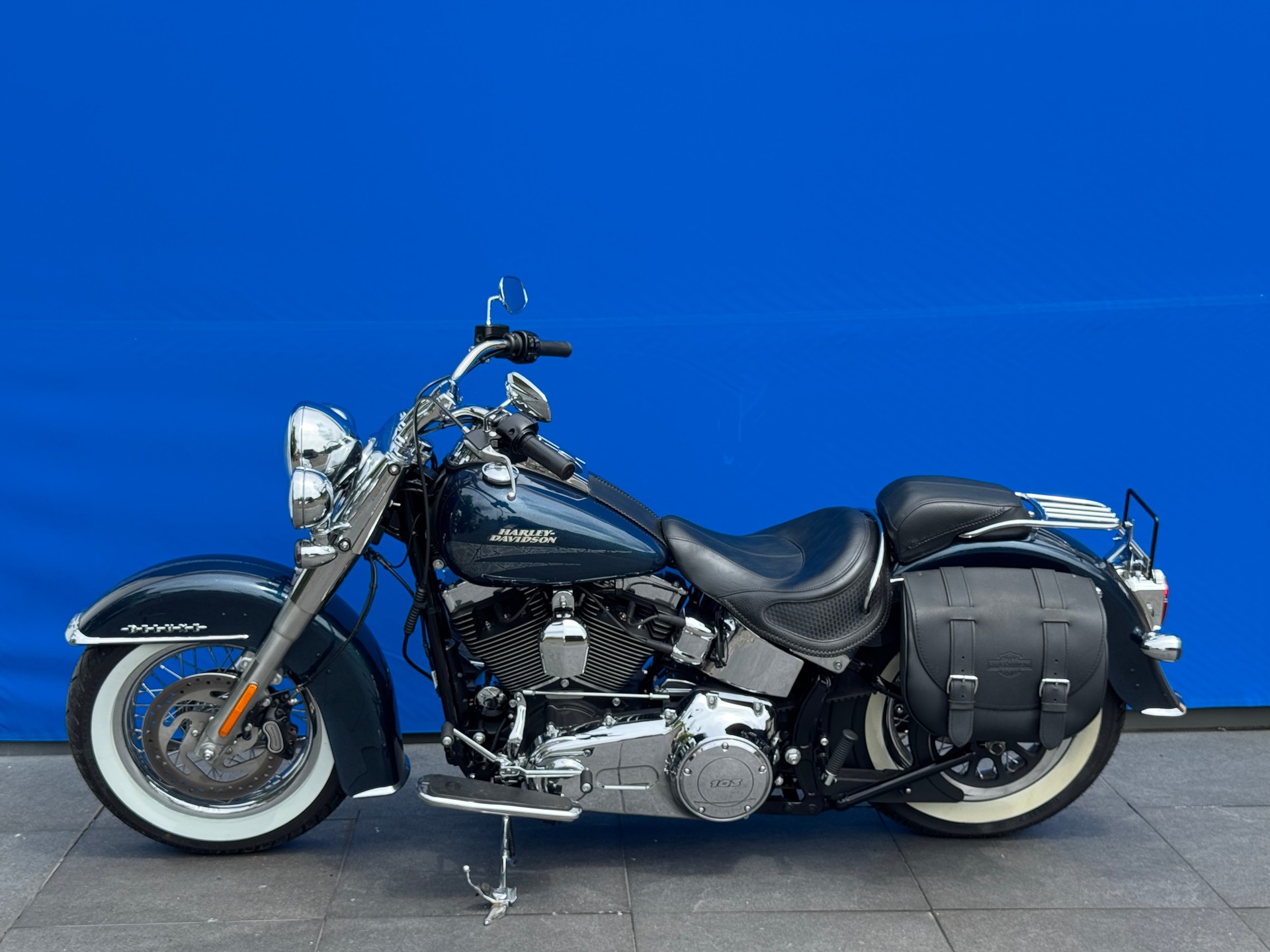 HARLEY-DAVIDSON FLSTN Softail Deluxe ABS-image-3