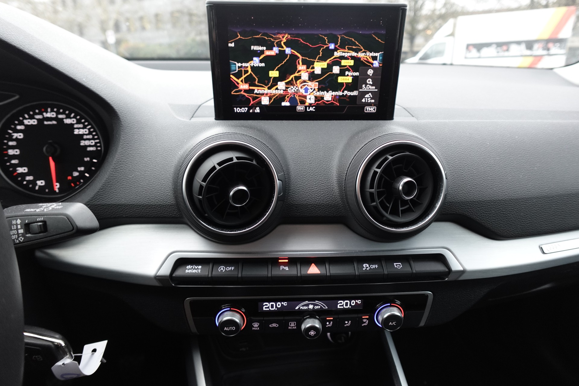 AUDI Q2 1.4 TFSI-image-4