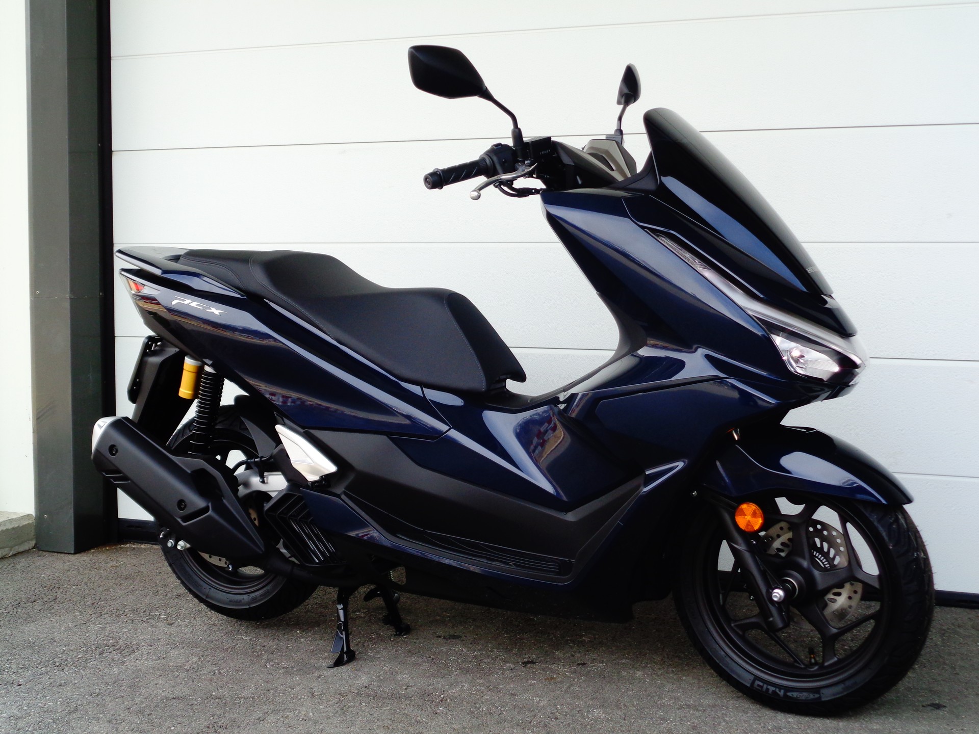 HONDA PCX 125 i ABS / DX Edition-showroom-element-1