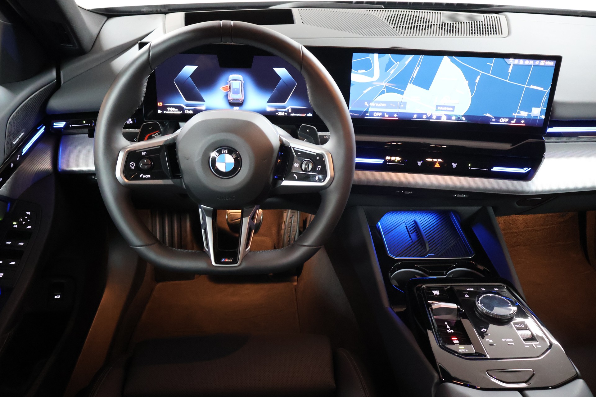 BMW 520d xDrive 48V Touring Pure M Sport Edition-image-4