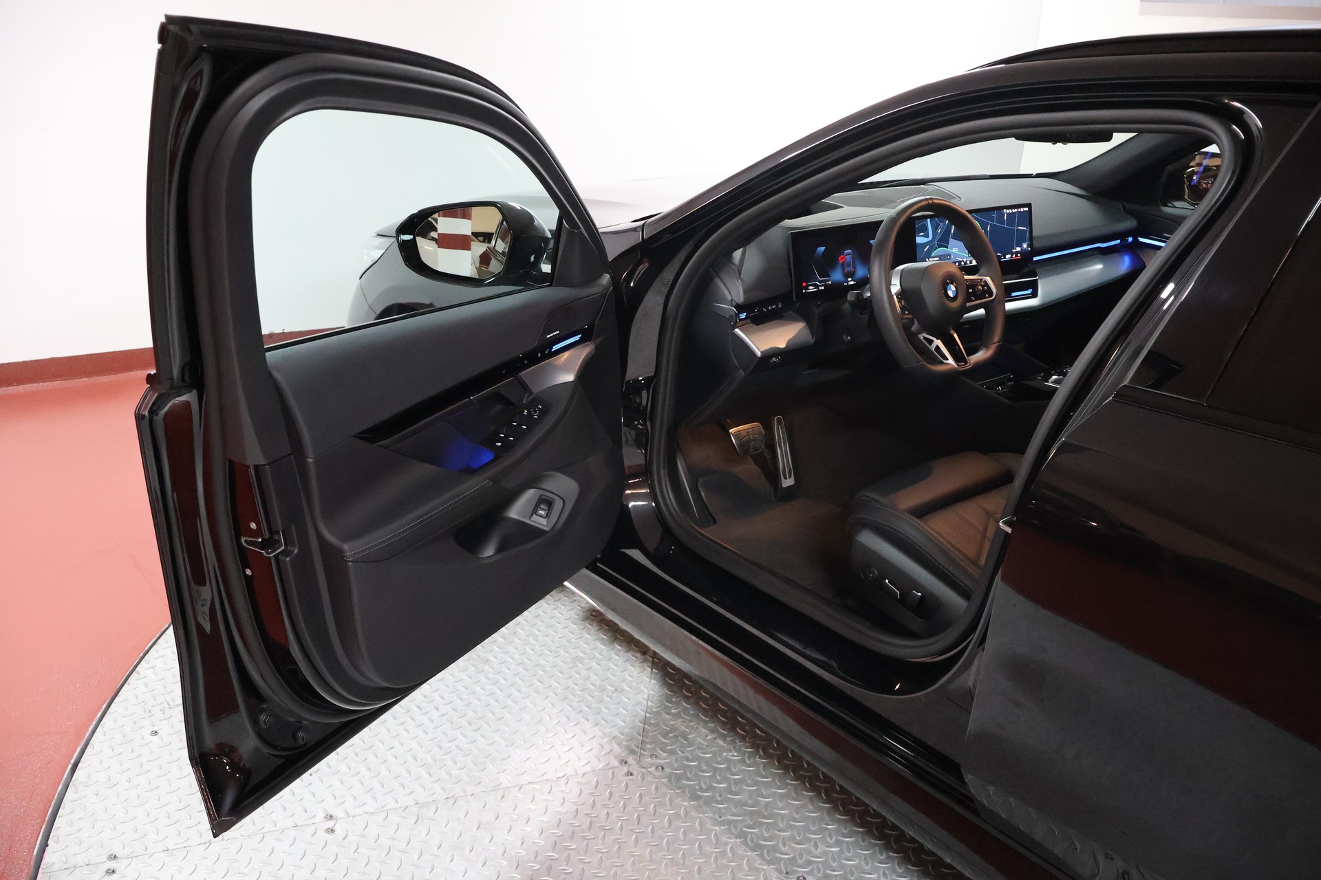 BMW 520d xDrive 48V Touring Pure M Sport Edition-image-6