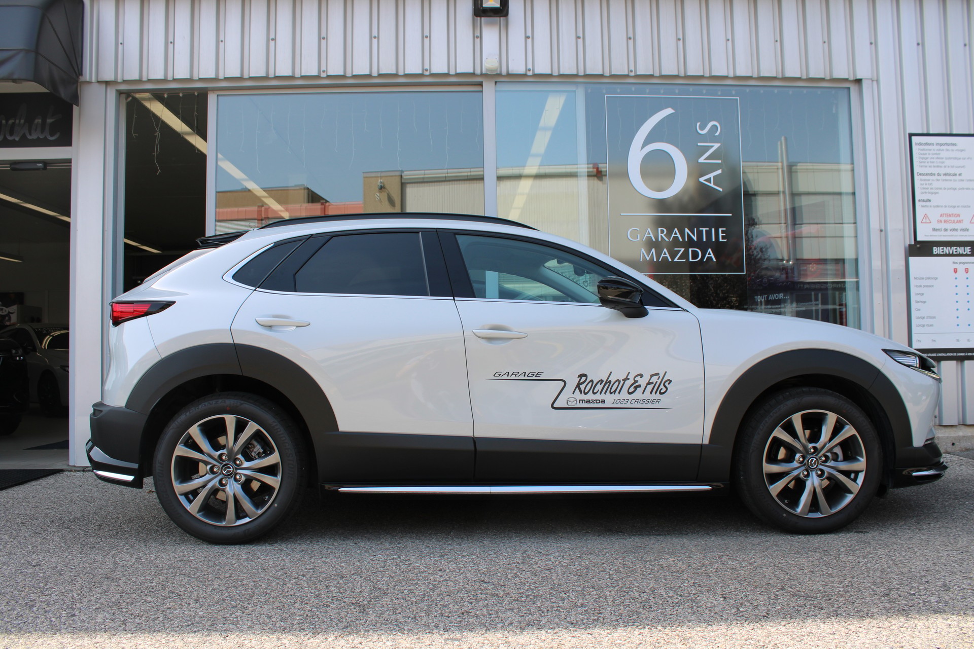 MAZDA CX-30 SKYACTIV-X 186 M Hybrid Takumi AWD-image-6