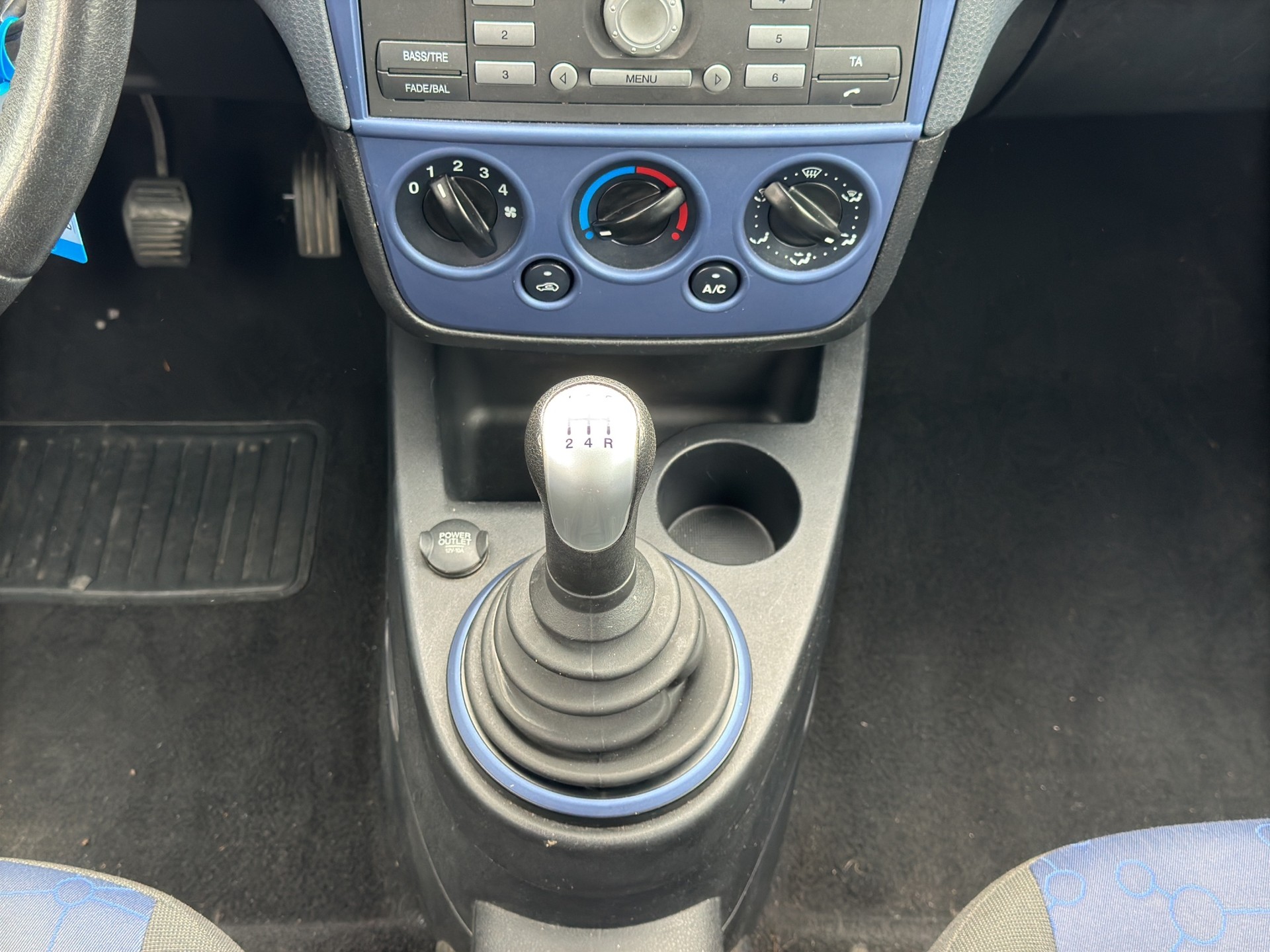 FORD Fiesta 1.4 16V Trend-image-13