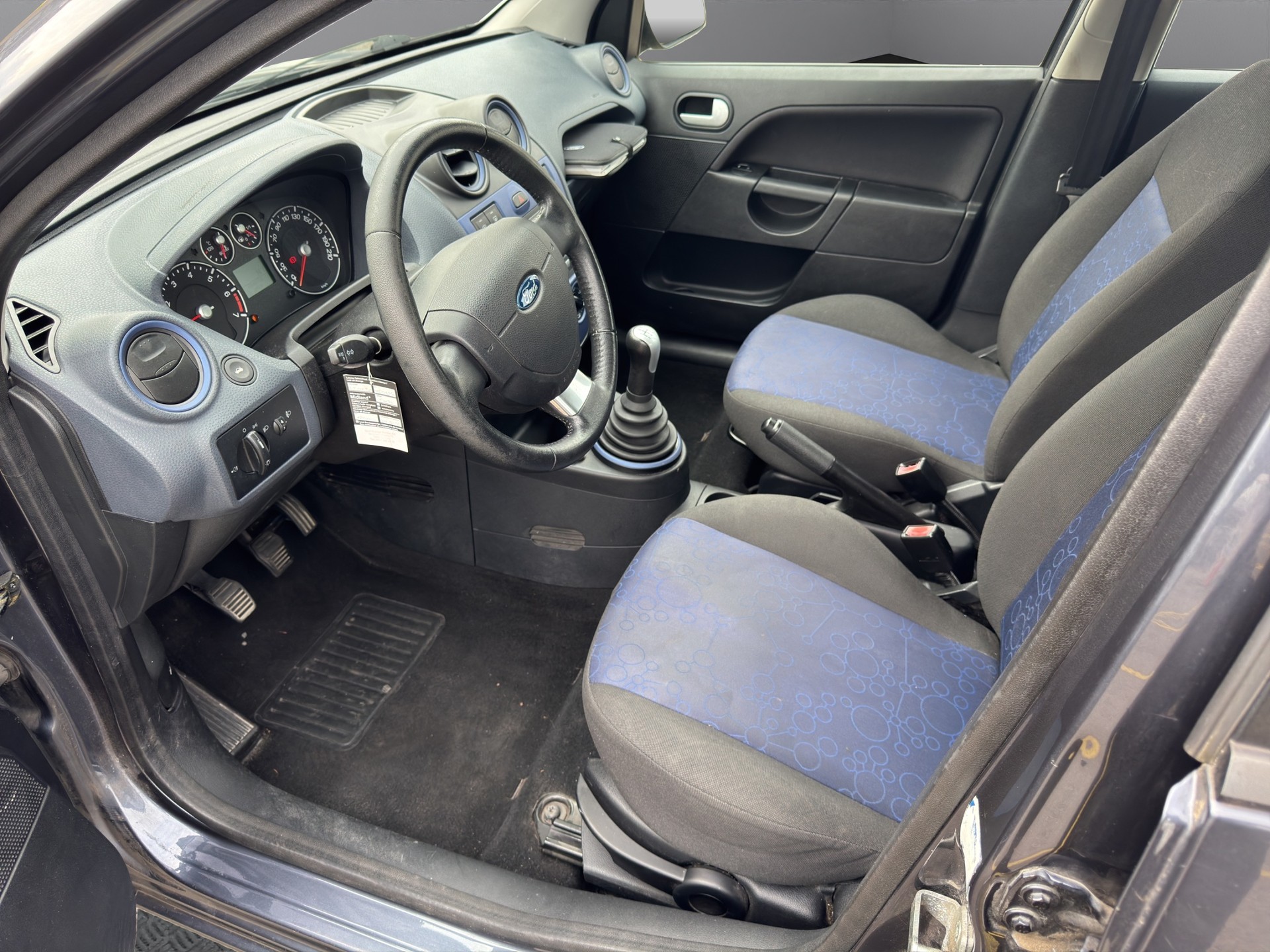 FORD Fiesta 1.4 16V Trend-image-10