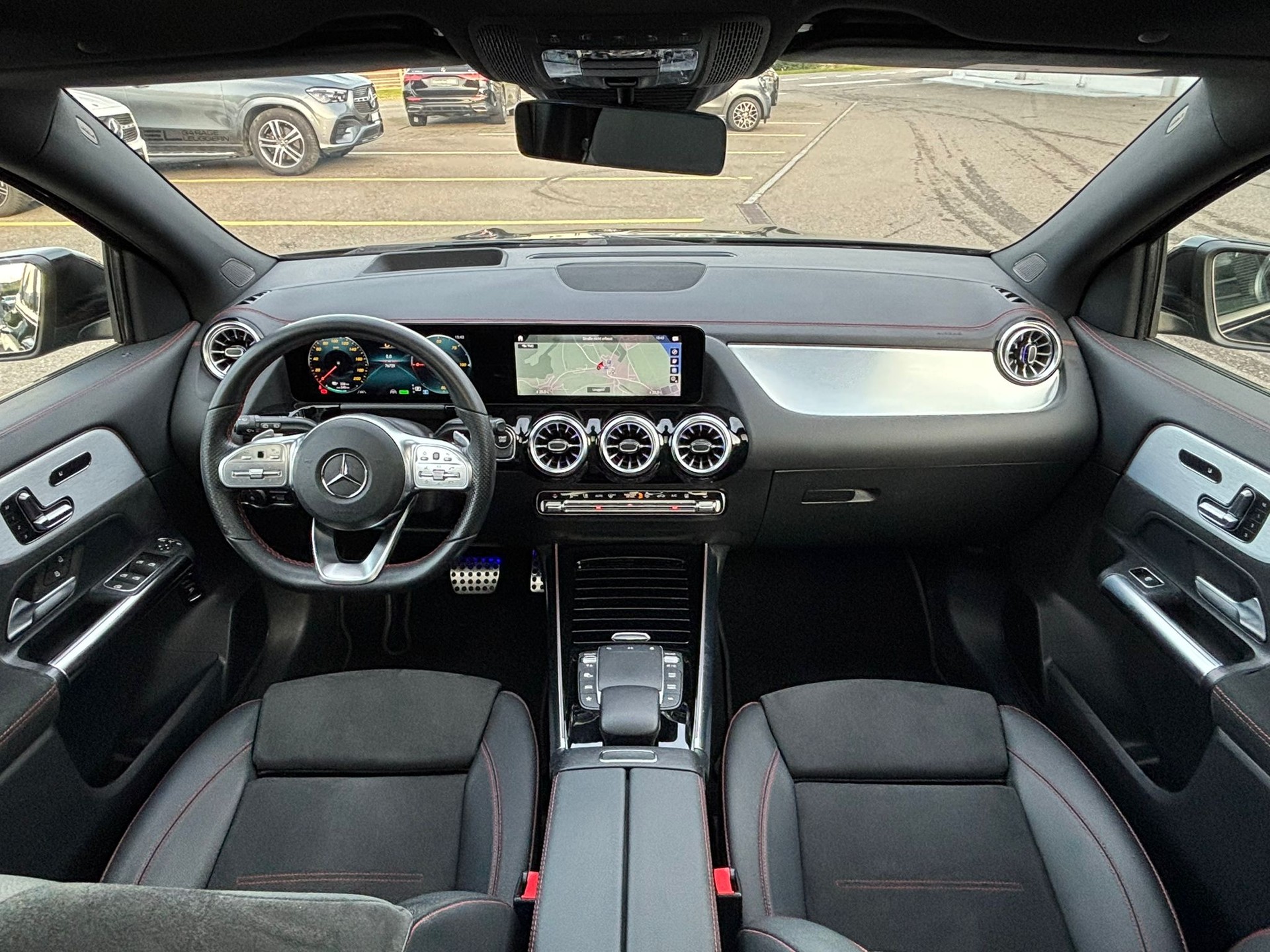 MERCEDES-BENZ EQA 300 AMG-Line 4Matic-image-7