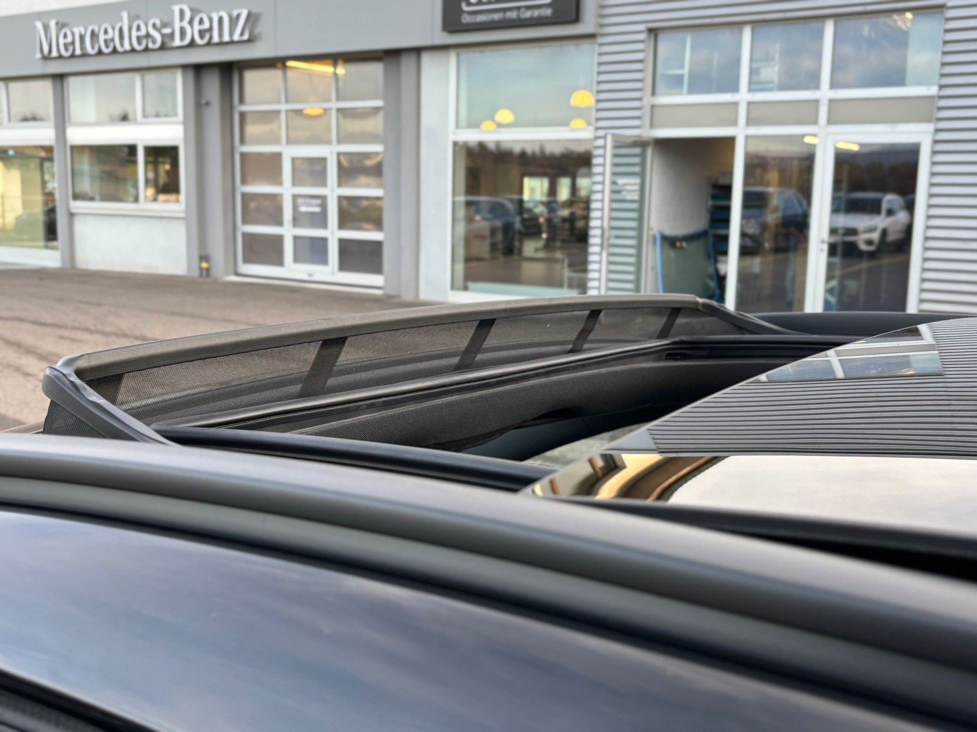 MERCEDES-BENZ EQA 300 AMG-Line 4Matic-image-14