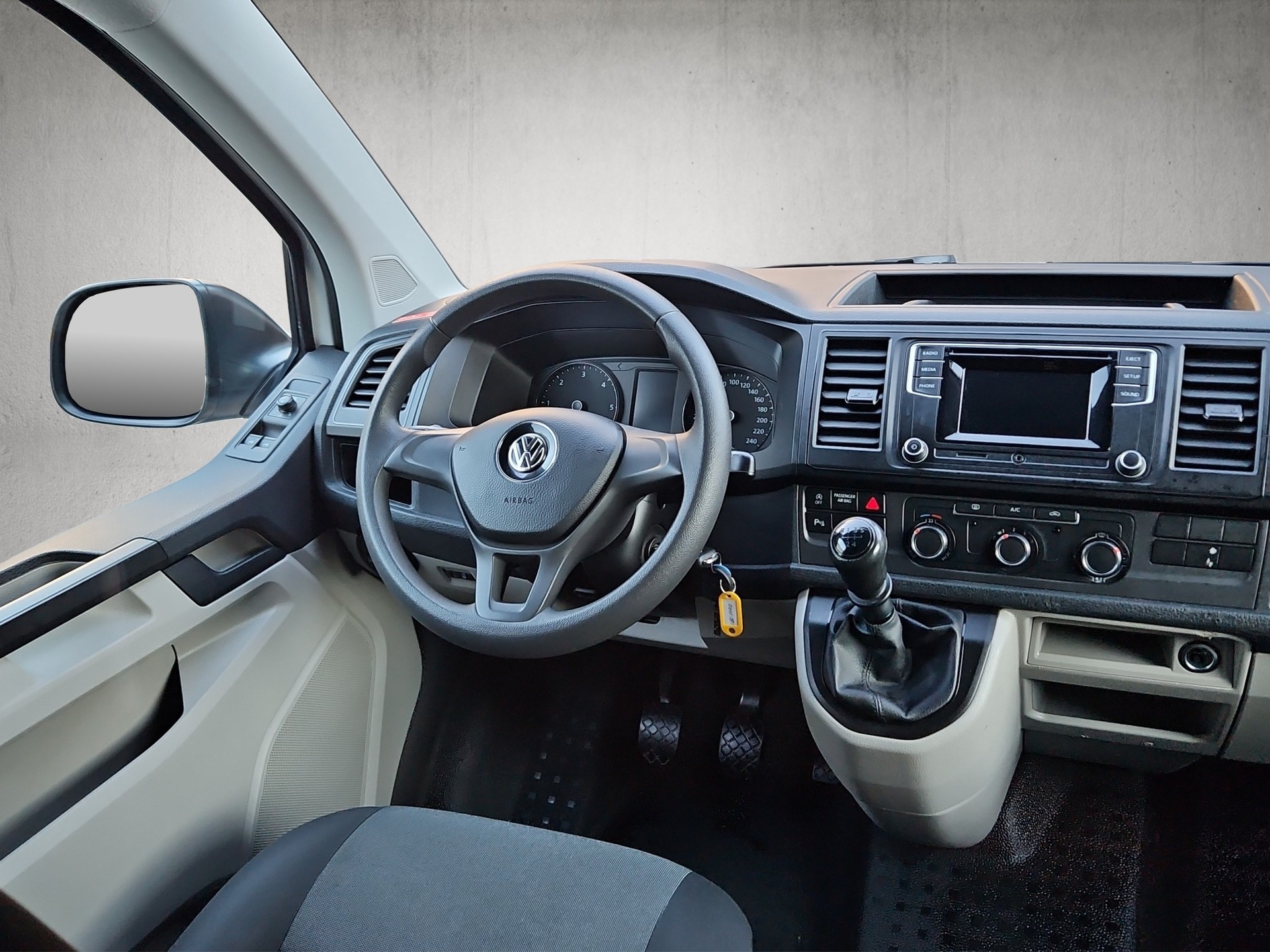 VW T6 Transporter 2.0 TDI - Innenausbau-image-11